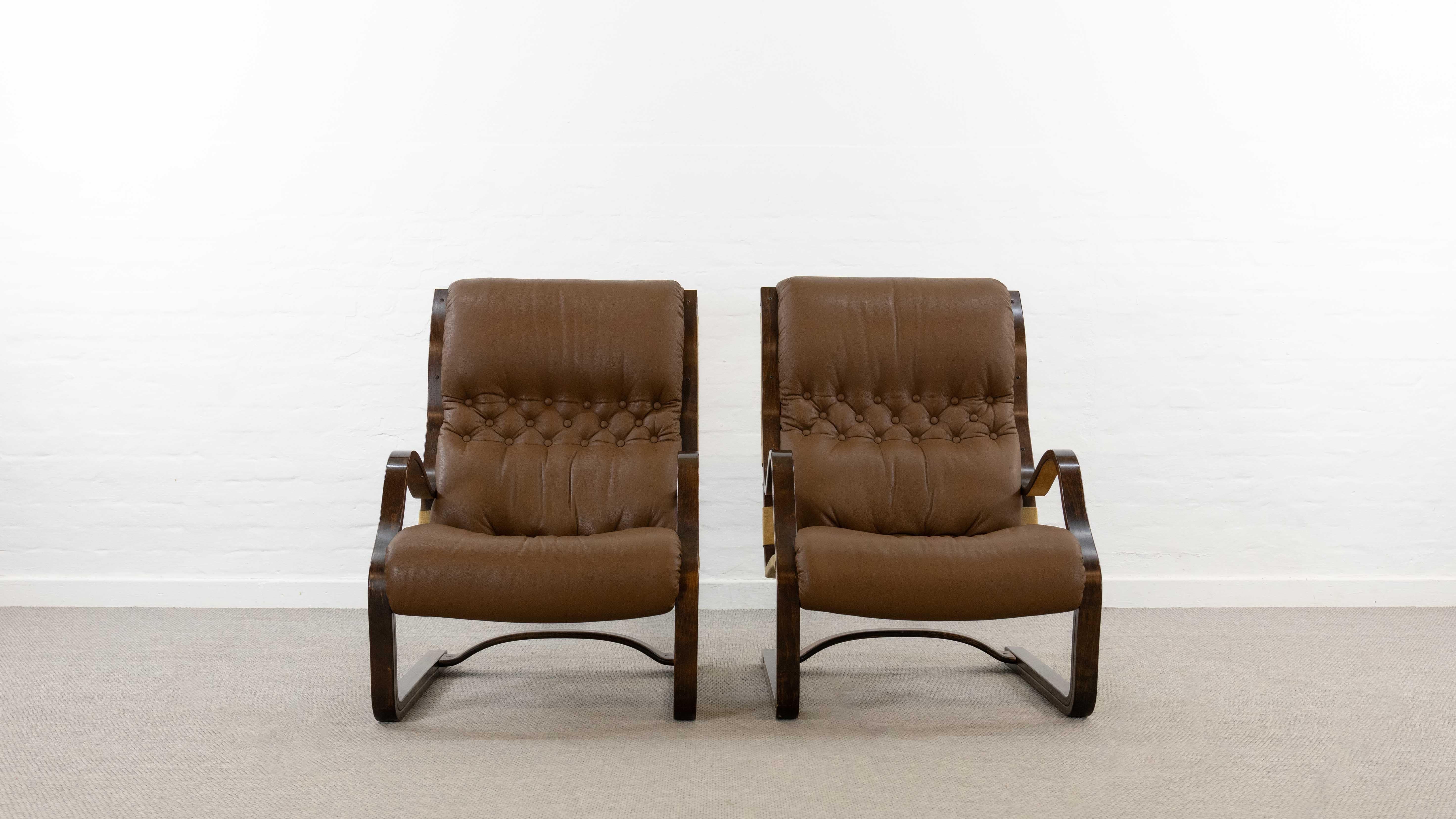 Set of 2 KOIVUTARU Easy Chairs by Esko Pajamies for ASKO in brown leather For Sale 5