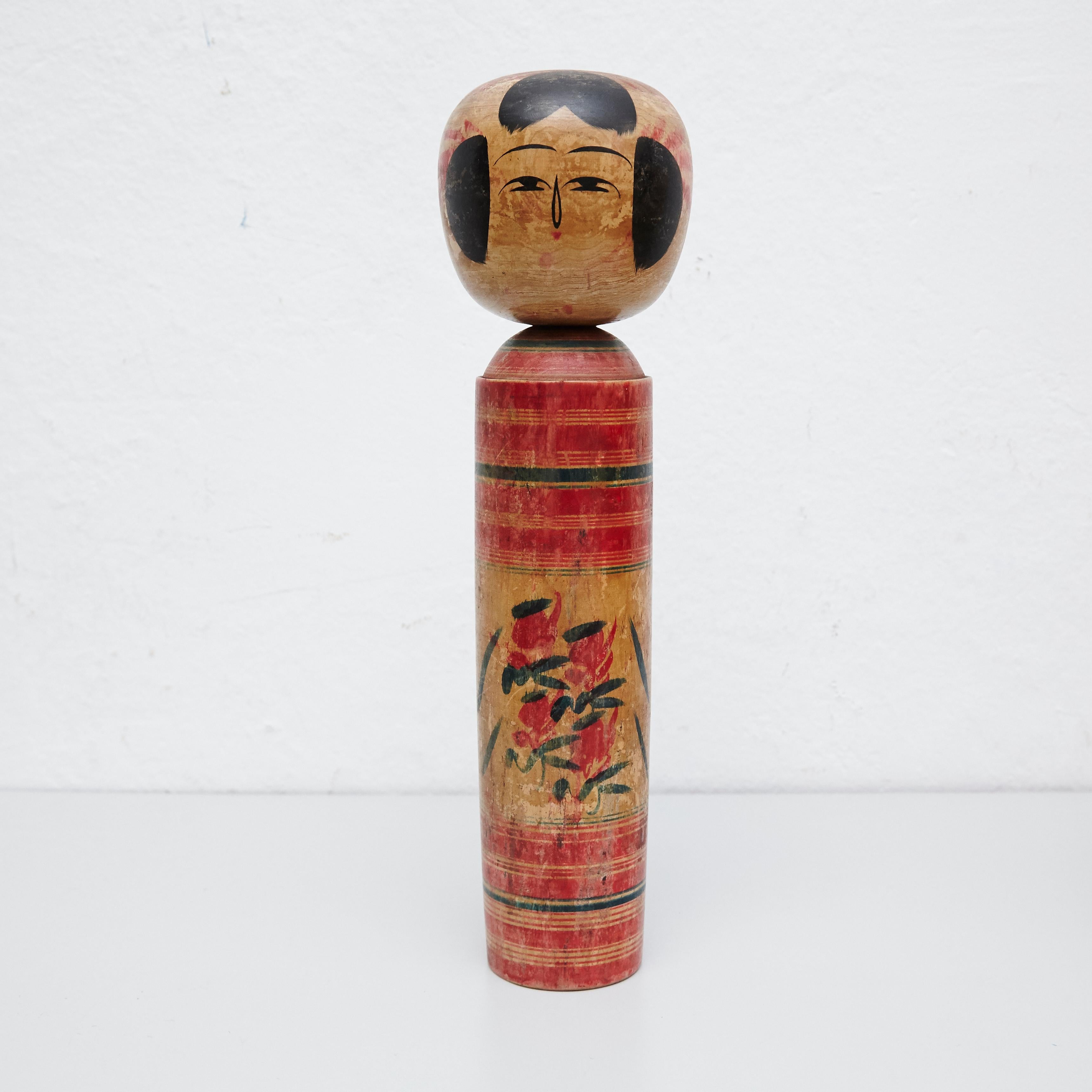 Japanese dolls called Kokeshi of the early 20th century.
Provenance from the northern Japan.
Set of 2.

Measures: 

37 x 10.5 cm
36 x 11 cm


Handmade by Japanese artisants from wood. Have a simple trunk as a body and an enlarged head. One