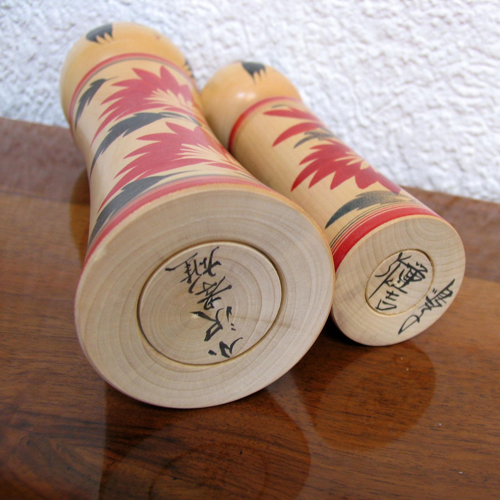 2er-Set Kokeshi Naruko Japanische handbemalte Kokeshi-Puppe aus Holz, signiert im Angebot 7