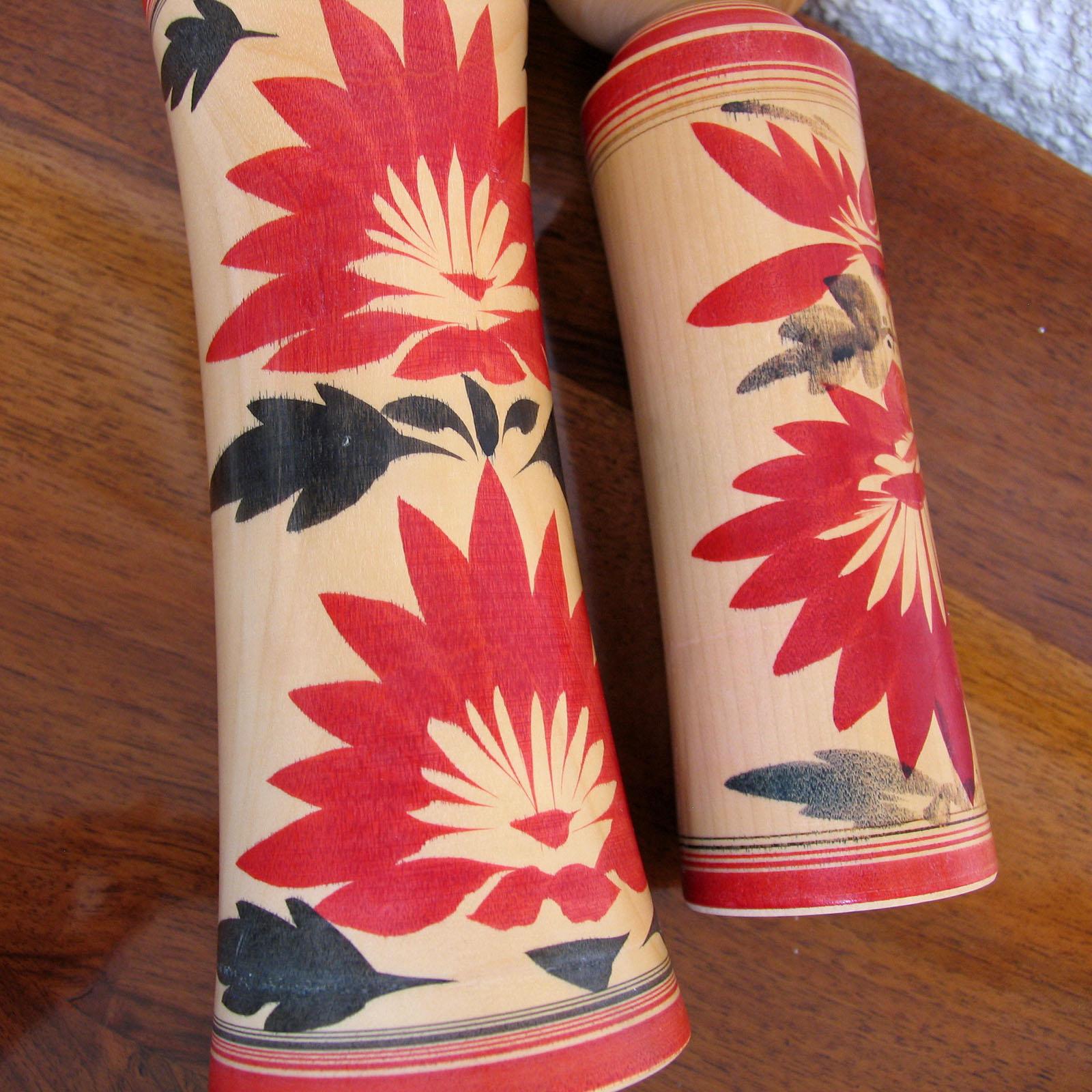 2er-Set Kokeshi Naruko Japanische handbemalte Kokeshi-Puppe aus Holz, signiert im Angebot 8