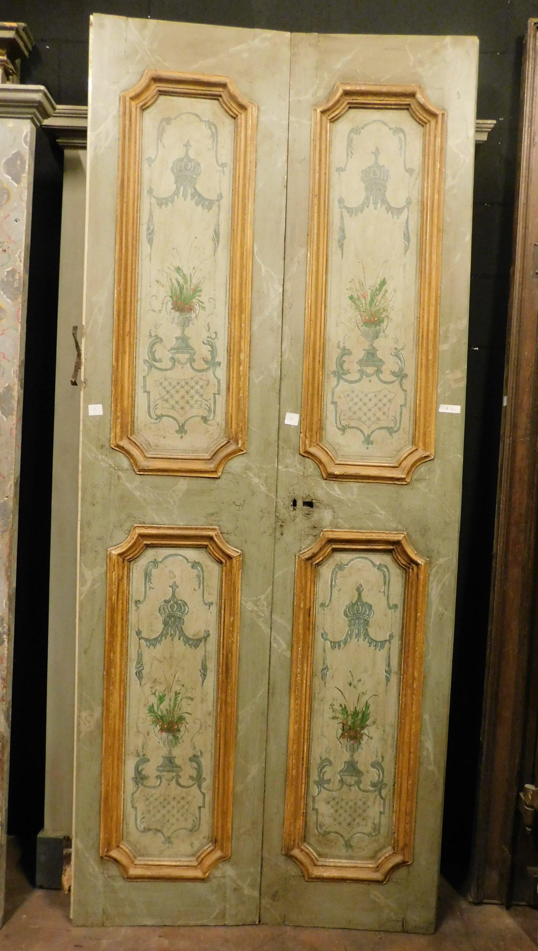 Set of 2 antique doors, lacquered and hand painted with fomrelle with typical floral designs, predominantly green and yellow, hand-built in the 18th century for a palazzo in Italy, in Rome
The two double doors have different sizes, they need to be