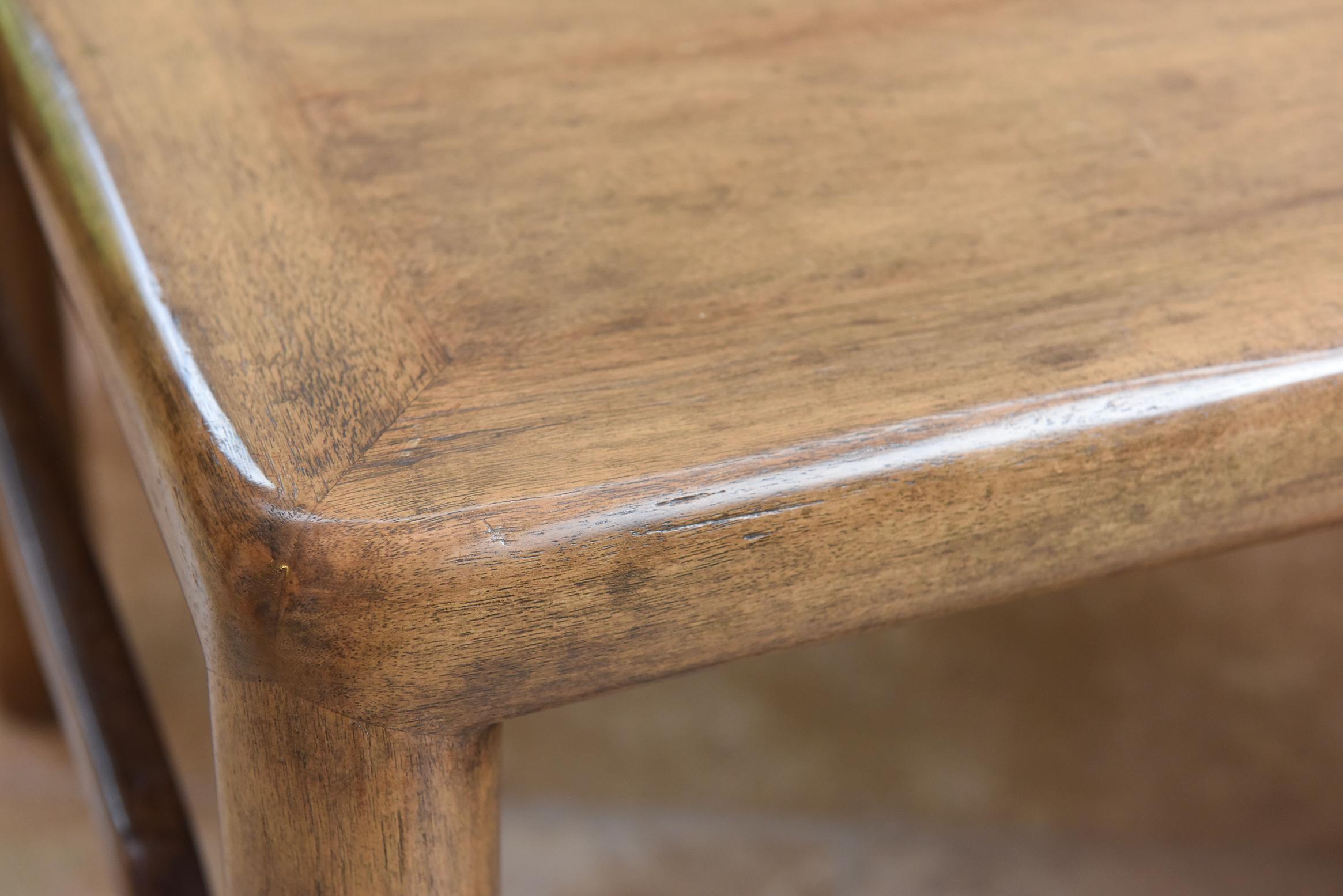 Ensemble de 2 tables d'appoint Laiyang par Gregorius Pineo Bon état - En vente à North Miami, FL