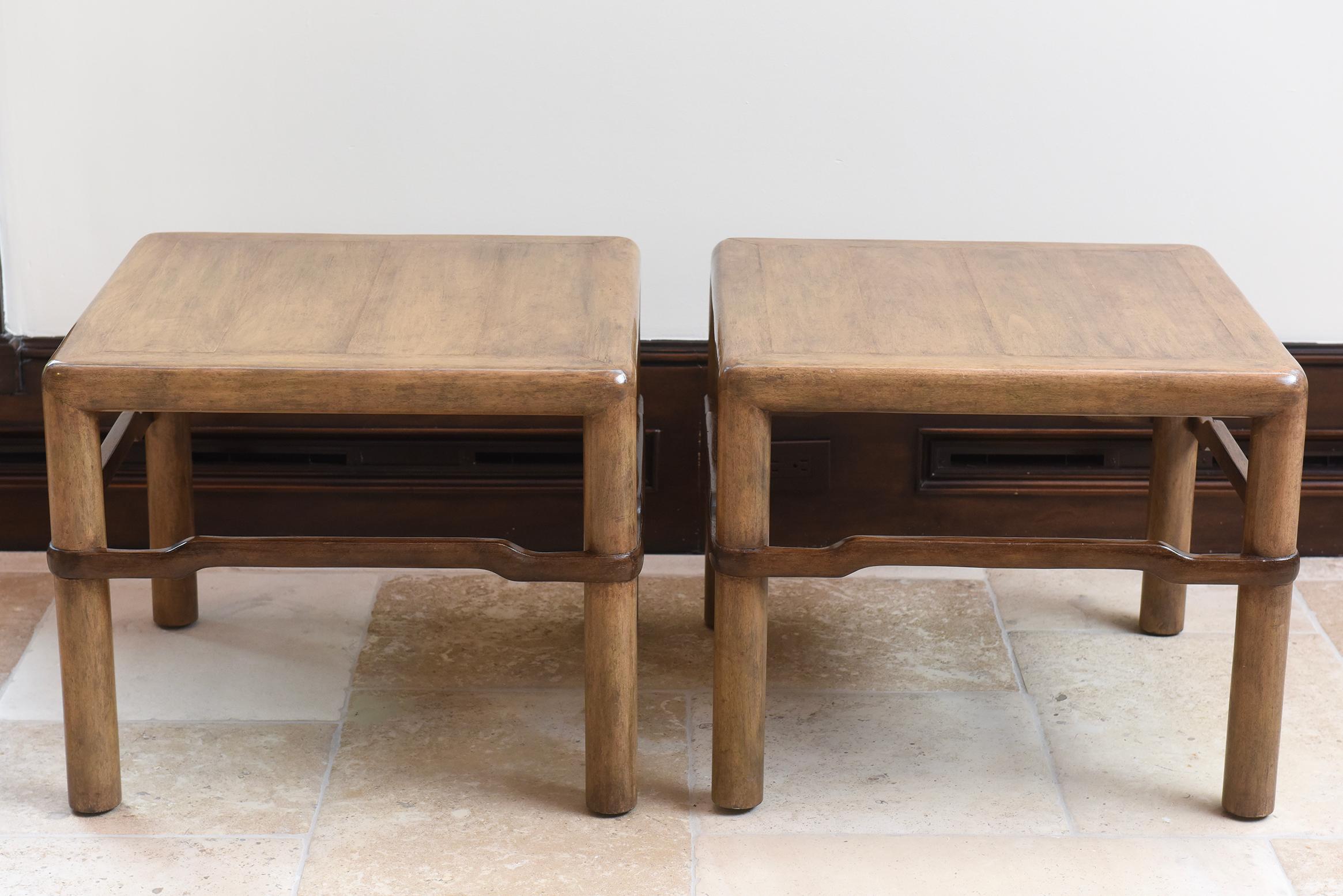 Bois Ensemble de 2 tables d'appoint Laiyang par Gregorius Pineo en vente