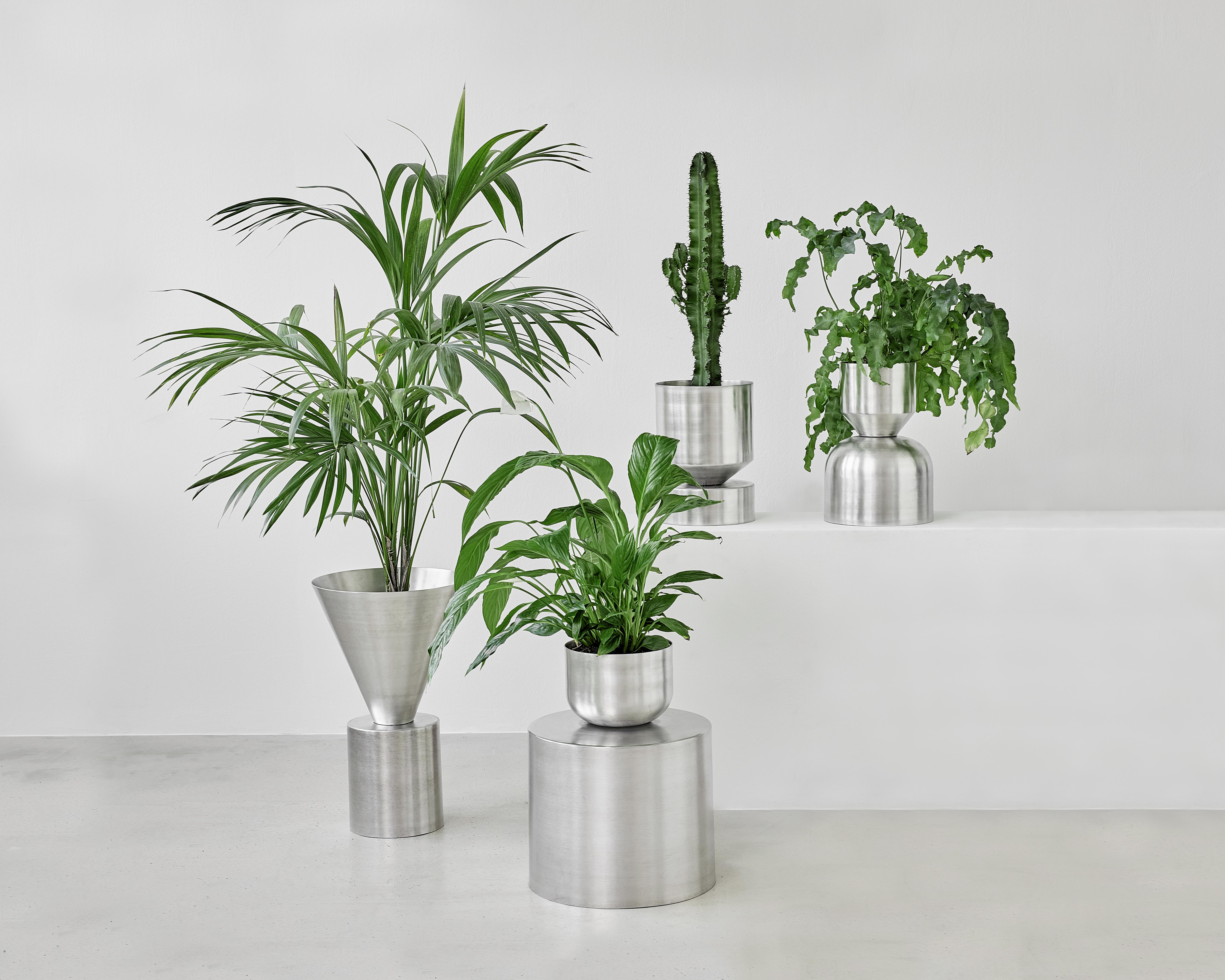 German Set of 2 Large Ada Planters by Llot Llov For Sale