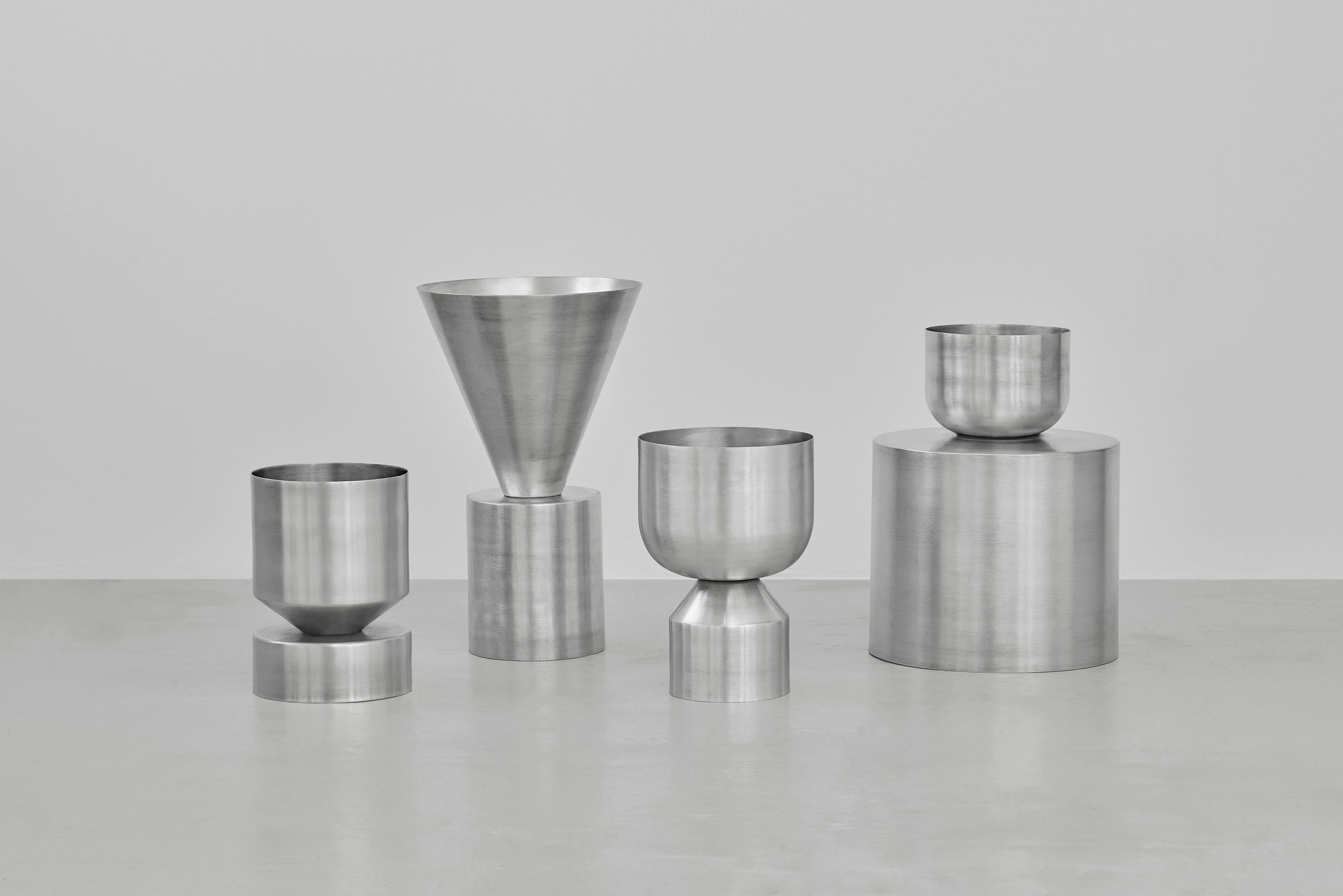 Set of 2 Large Ada Planters by Llot Llov In New Condition For Sale In Geneve, CH