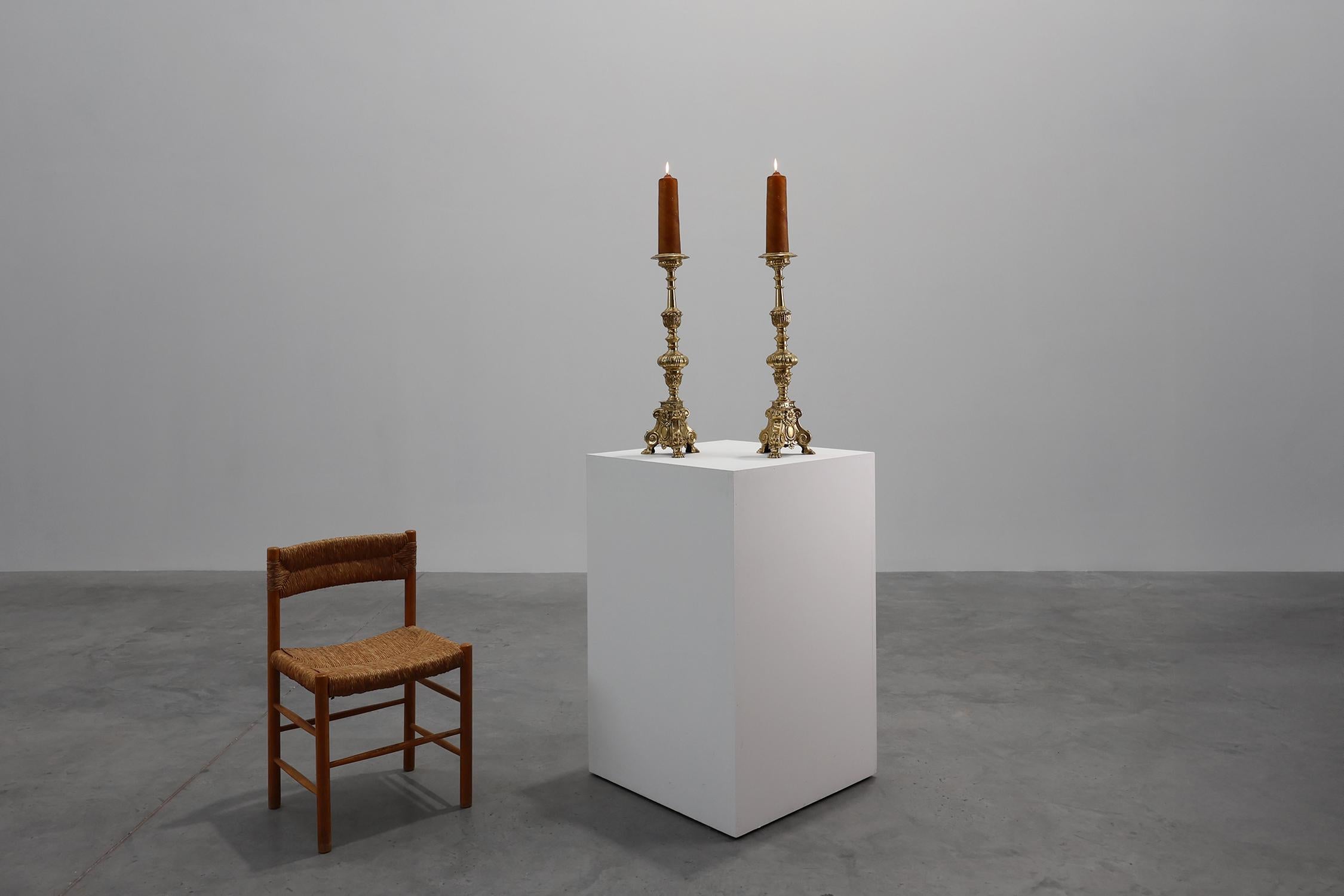 Set di 2 grandi candelabri antichi in bronzo decorato, Francia ca. 1900 In condizioni buone in vendita a Meulebeke, BE
