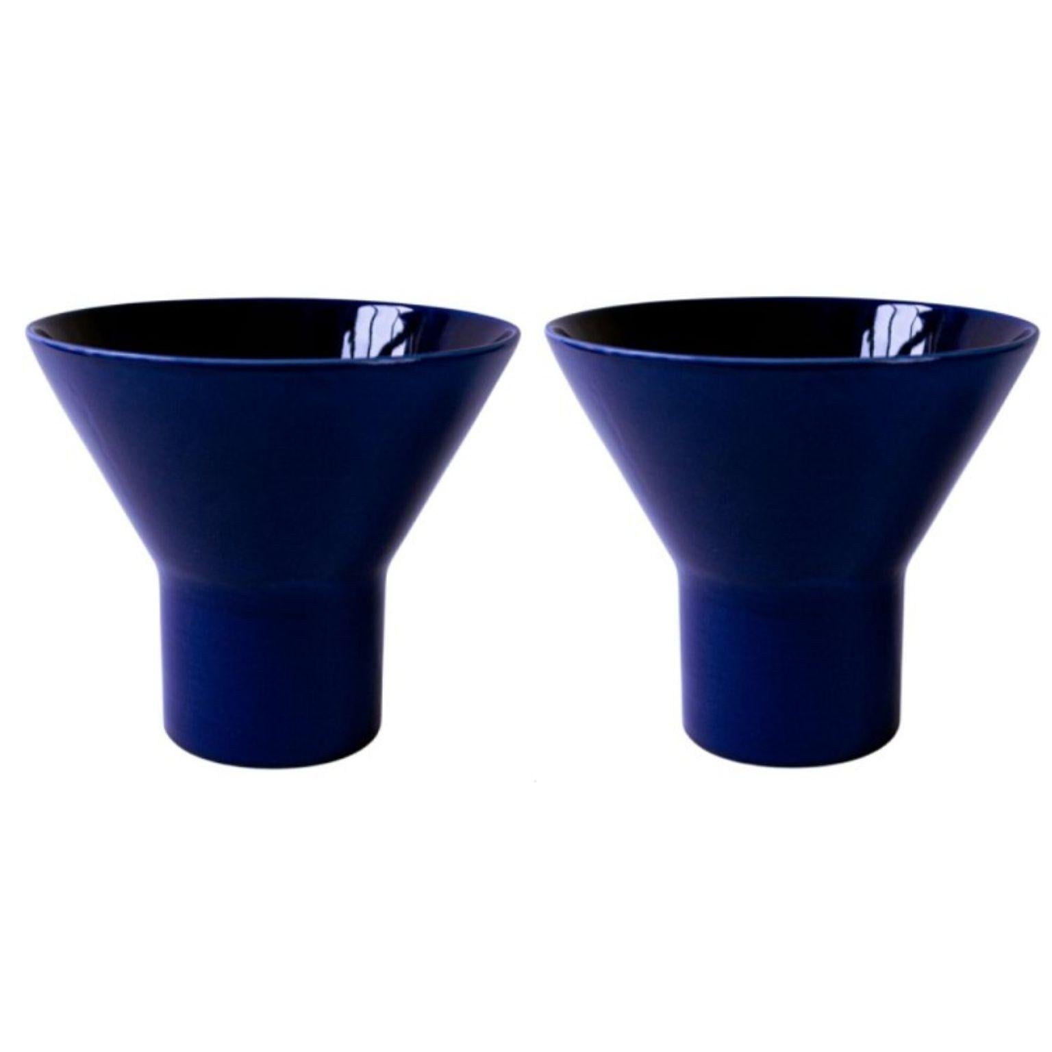 Set of 2 large blue ceramic KYO vases by Mazo Design
Dimensions: D 29 x H 26 cm
Materials: glazed ceramic.

Both functional and sculptural, the new collection from mazo is very Scandinavian and Japanese at the same time. The series consists of