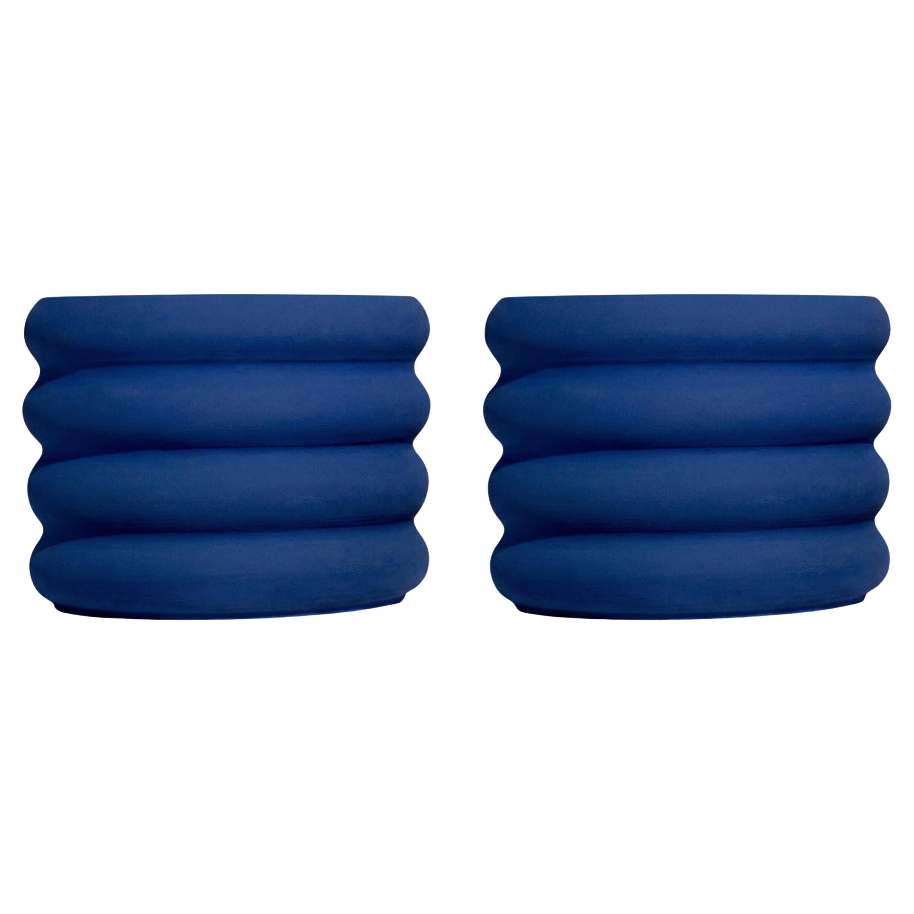 Lot de 2 grandes jardinières en céramique bleue par Hatsu