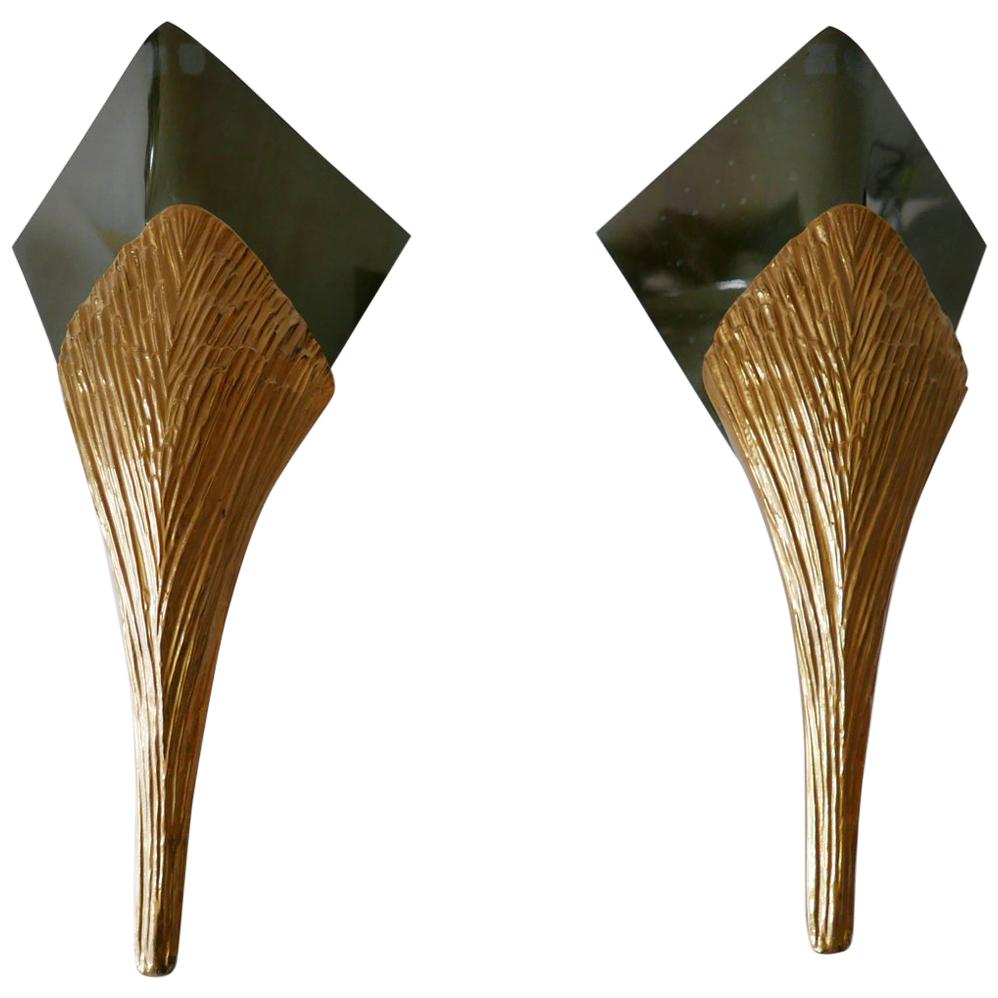 Conjunto de 2 grandes apliques Nefertiti de bronce de Chrystiane Charles para Charles Paris en venta