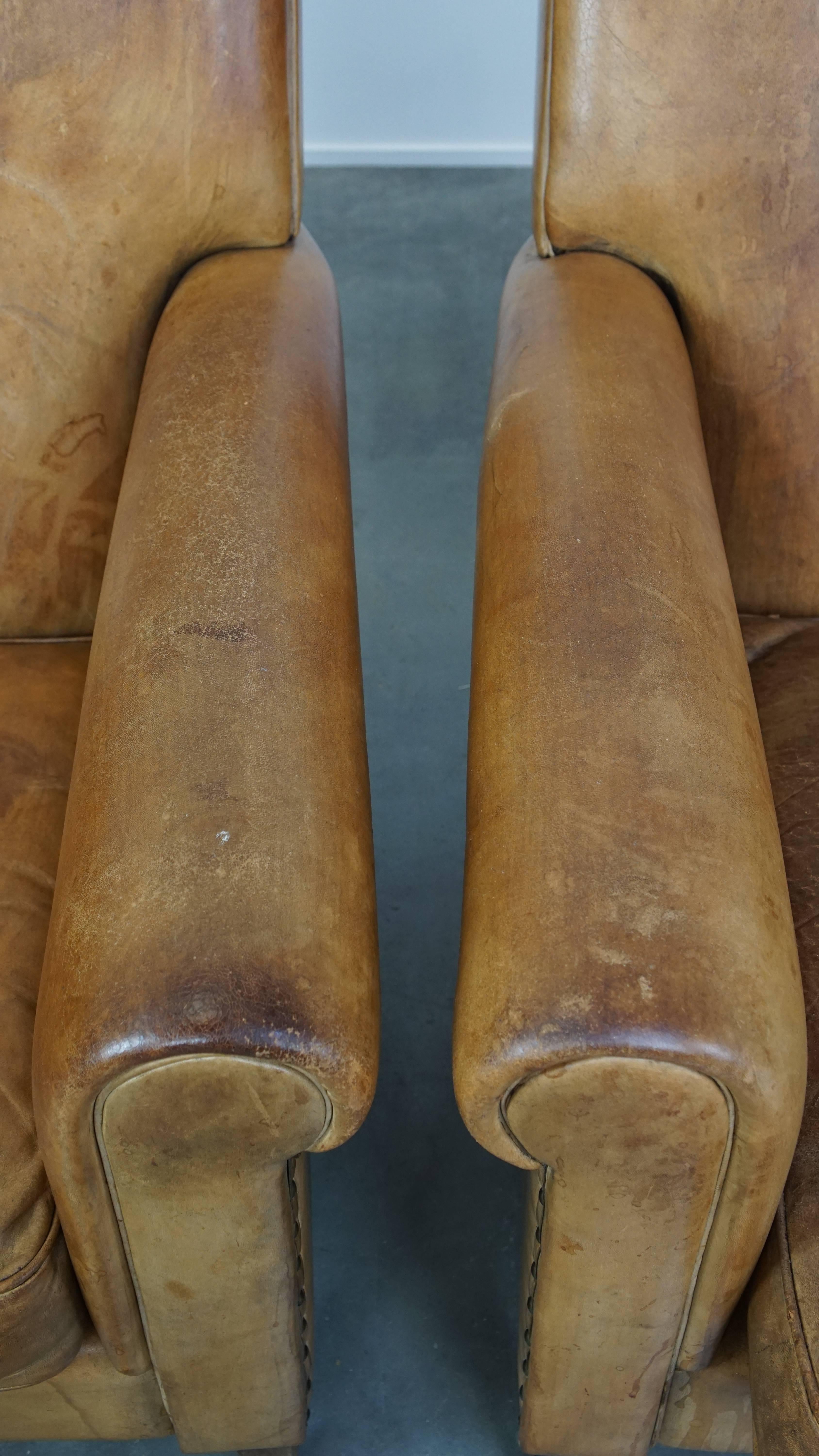 Ensemble de 2 grands fauteuils vintage confortables en cuir de mouton en vente 1