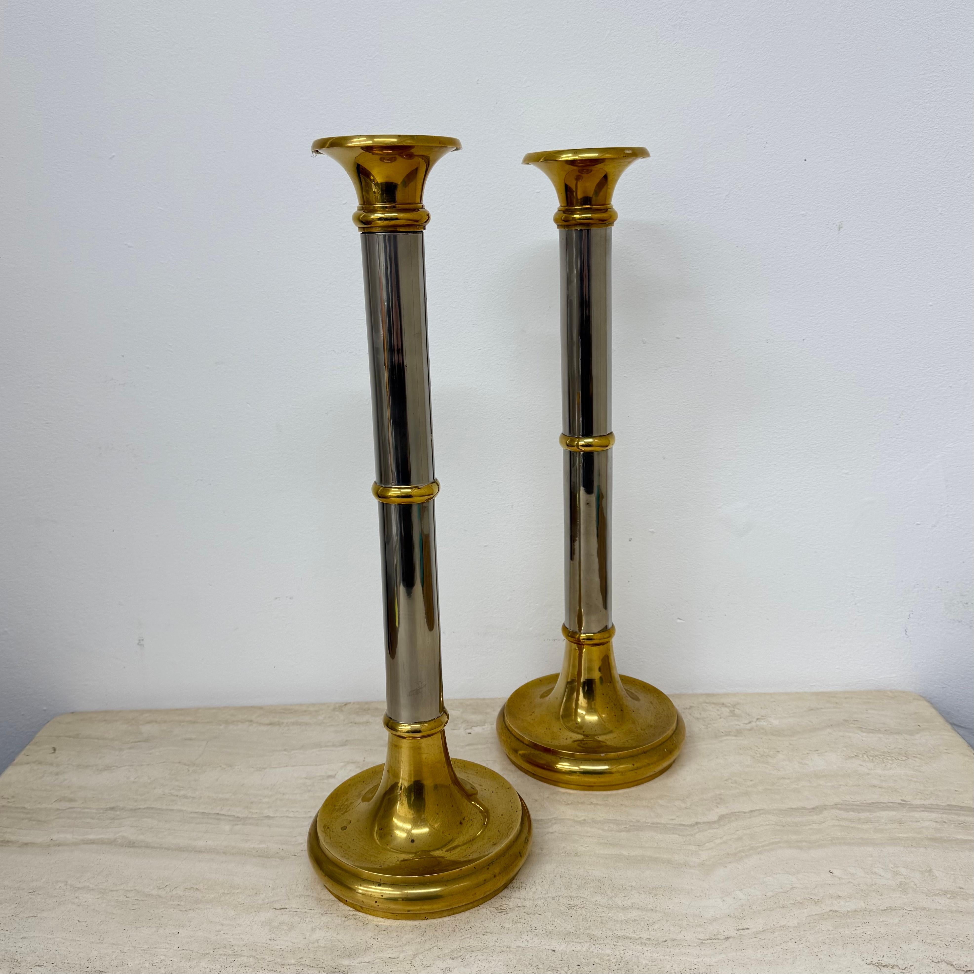 Set von 2 großen Kerzenständern im Gunther Lambert-Design, 1970er Jahre (Messing) im Angebot