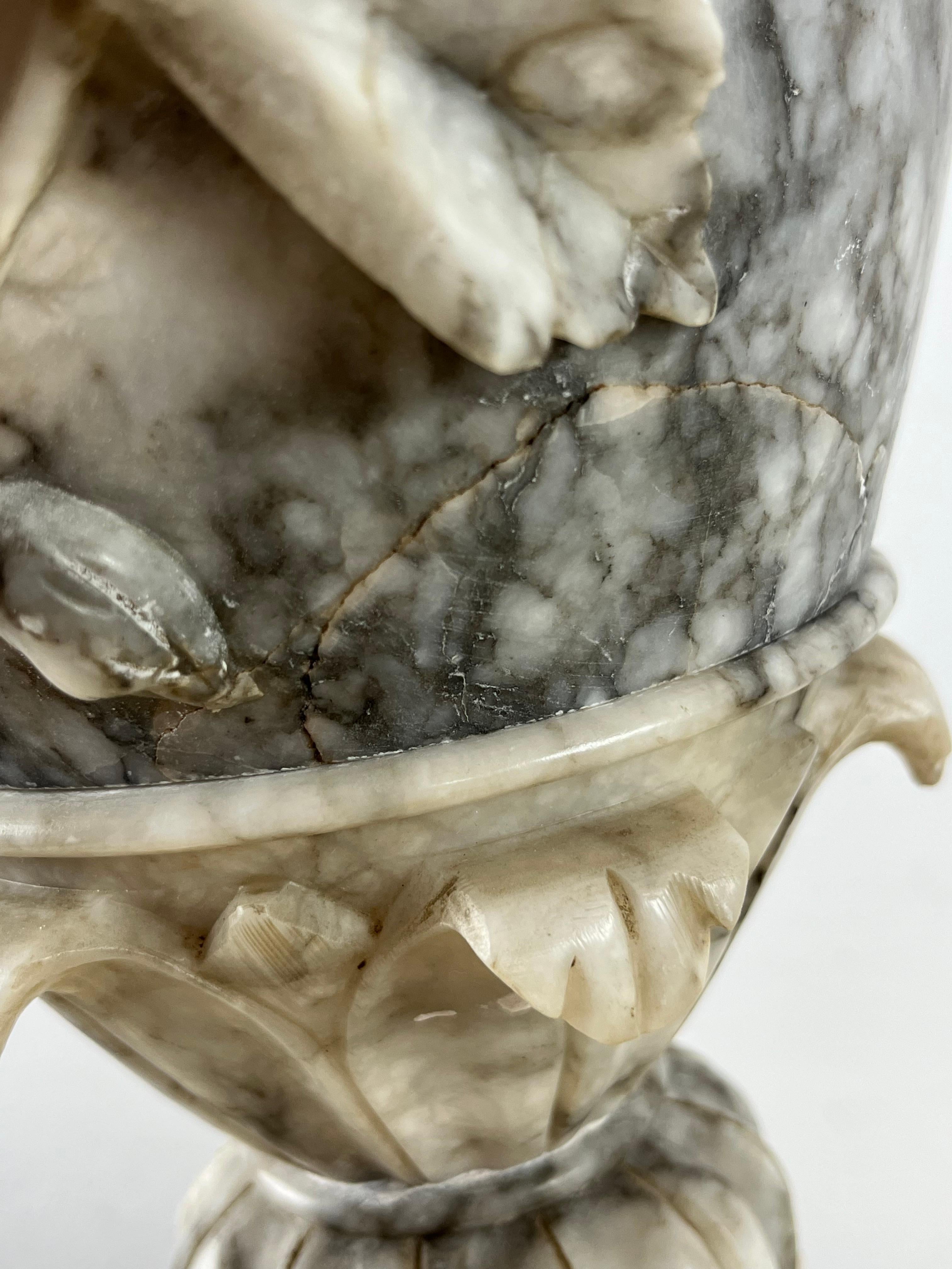 Ensemble de 2 grands vases italiens en albâtre du milieu des années 1930 en vente 8