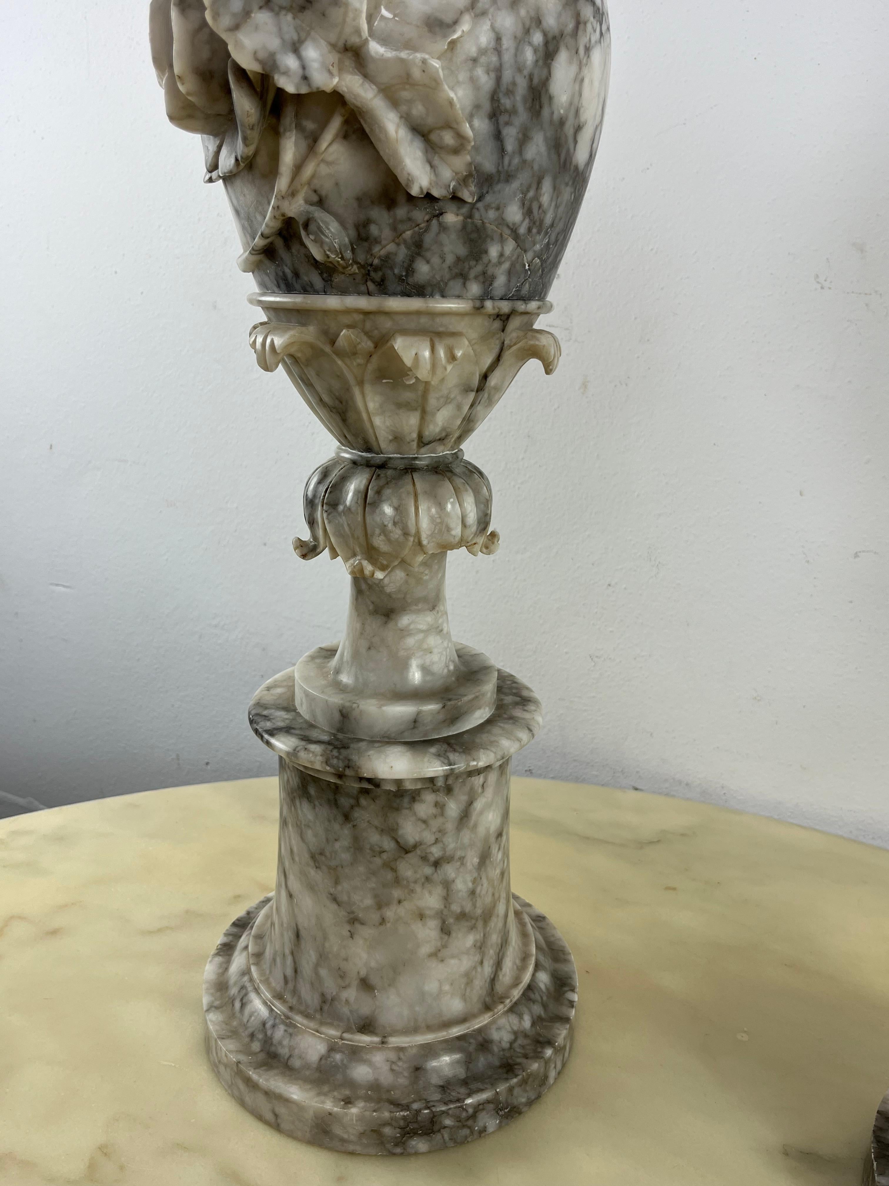 Ensemble de 2 grands vases italiens en albâtre du milieu des années 1930 en vente 1