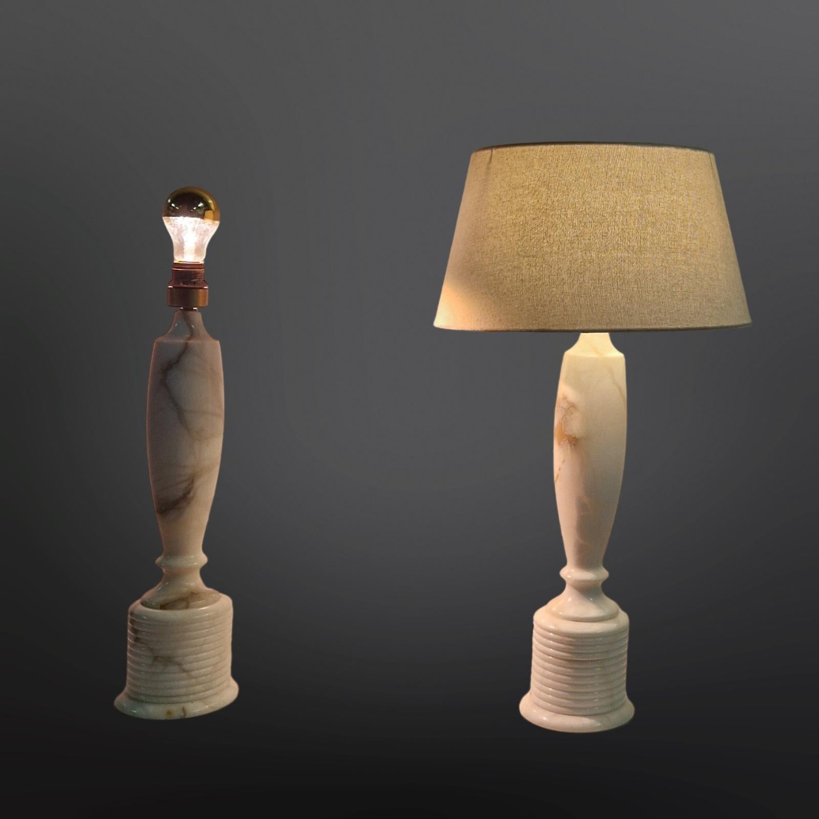 Ensemble de 2 grandes lampes de table en marbre, Italie, années 1960 en vente 2