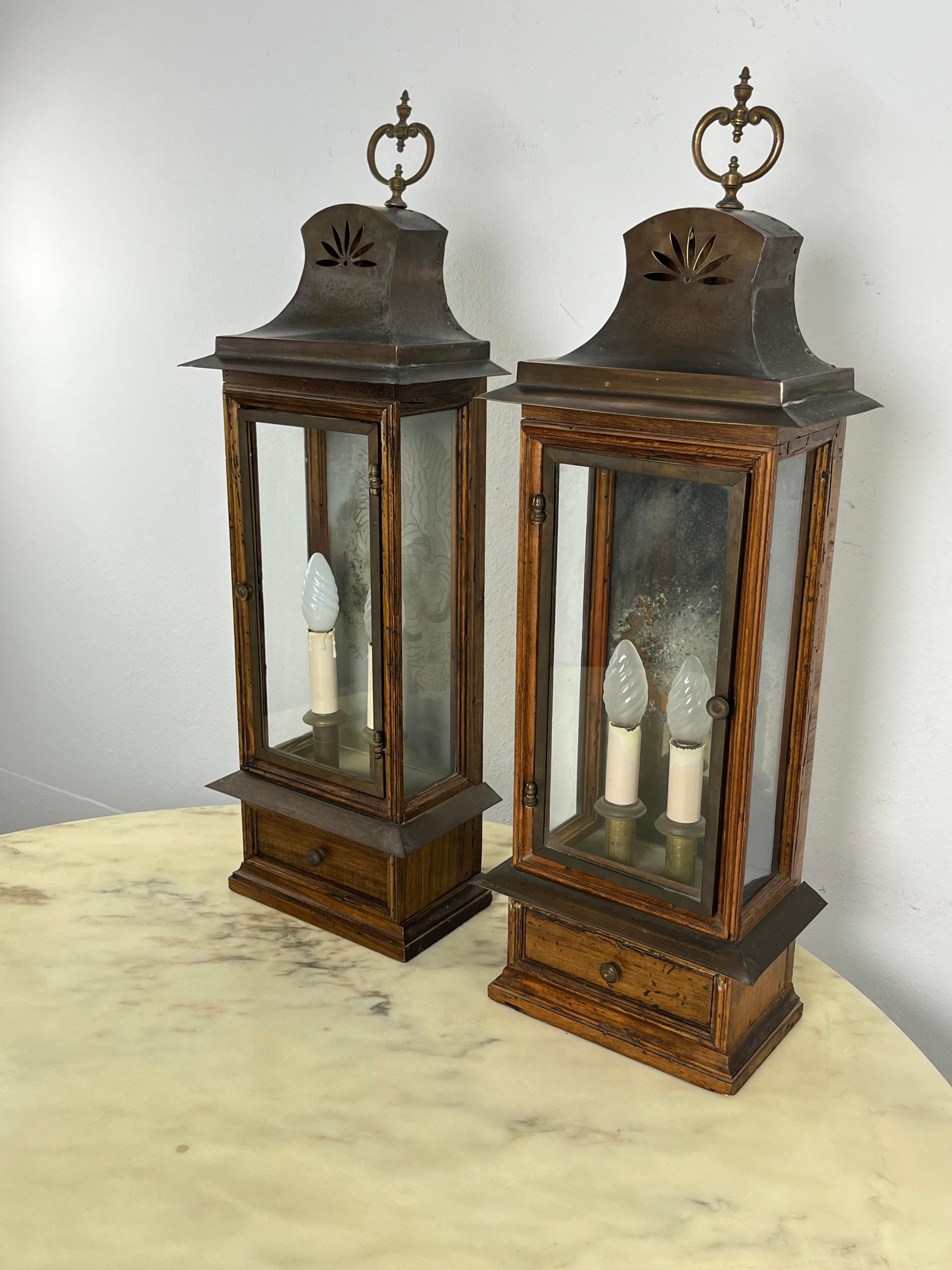 Juego de 2 grandes lámparas de pared italianas de mediados de siglo de 1960 Vidrio en venta