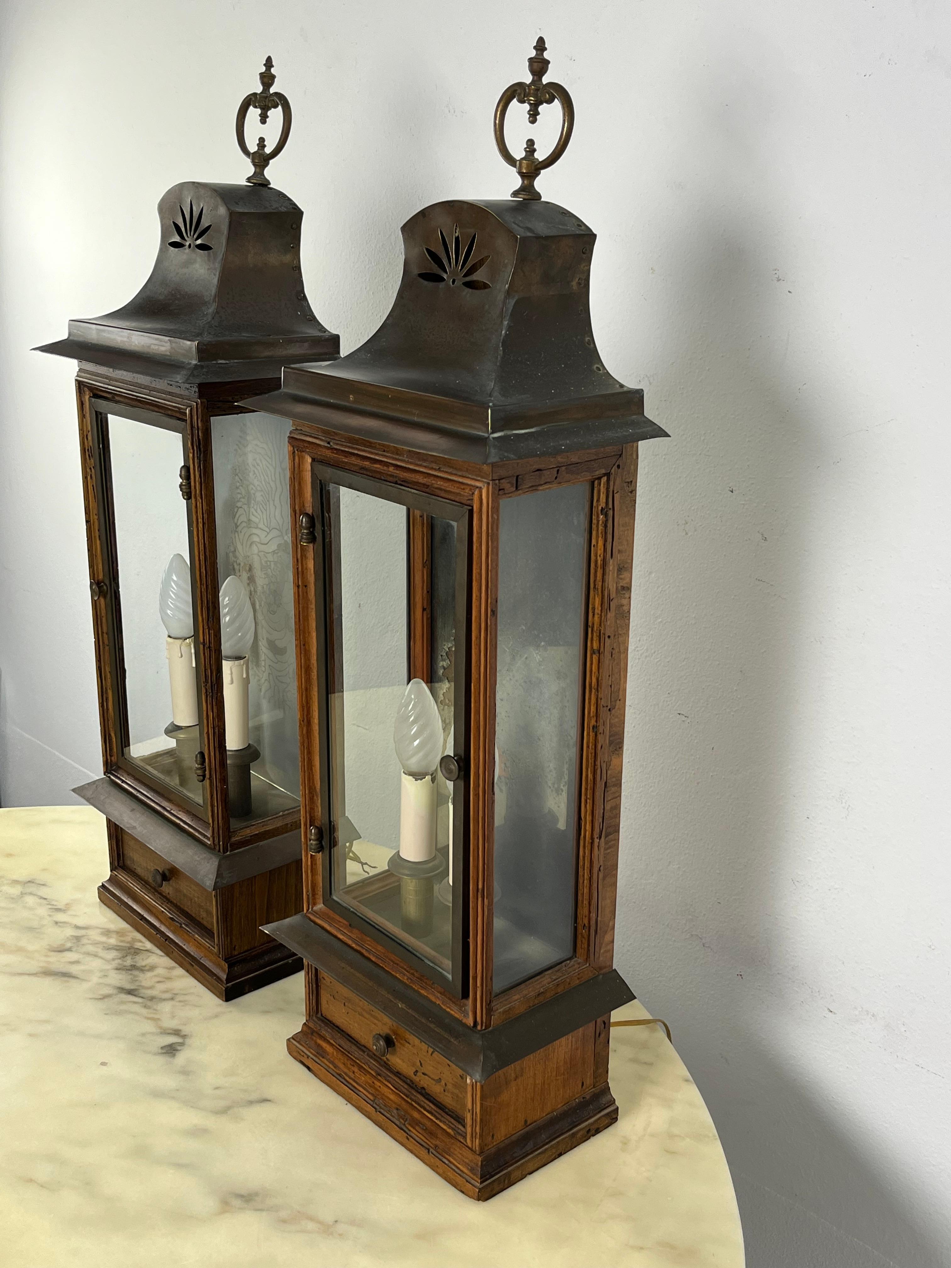 Juego de 2 grandes lámparas de pared italianas de mediados de siglo de 1960 en venta 1