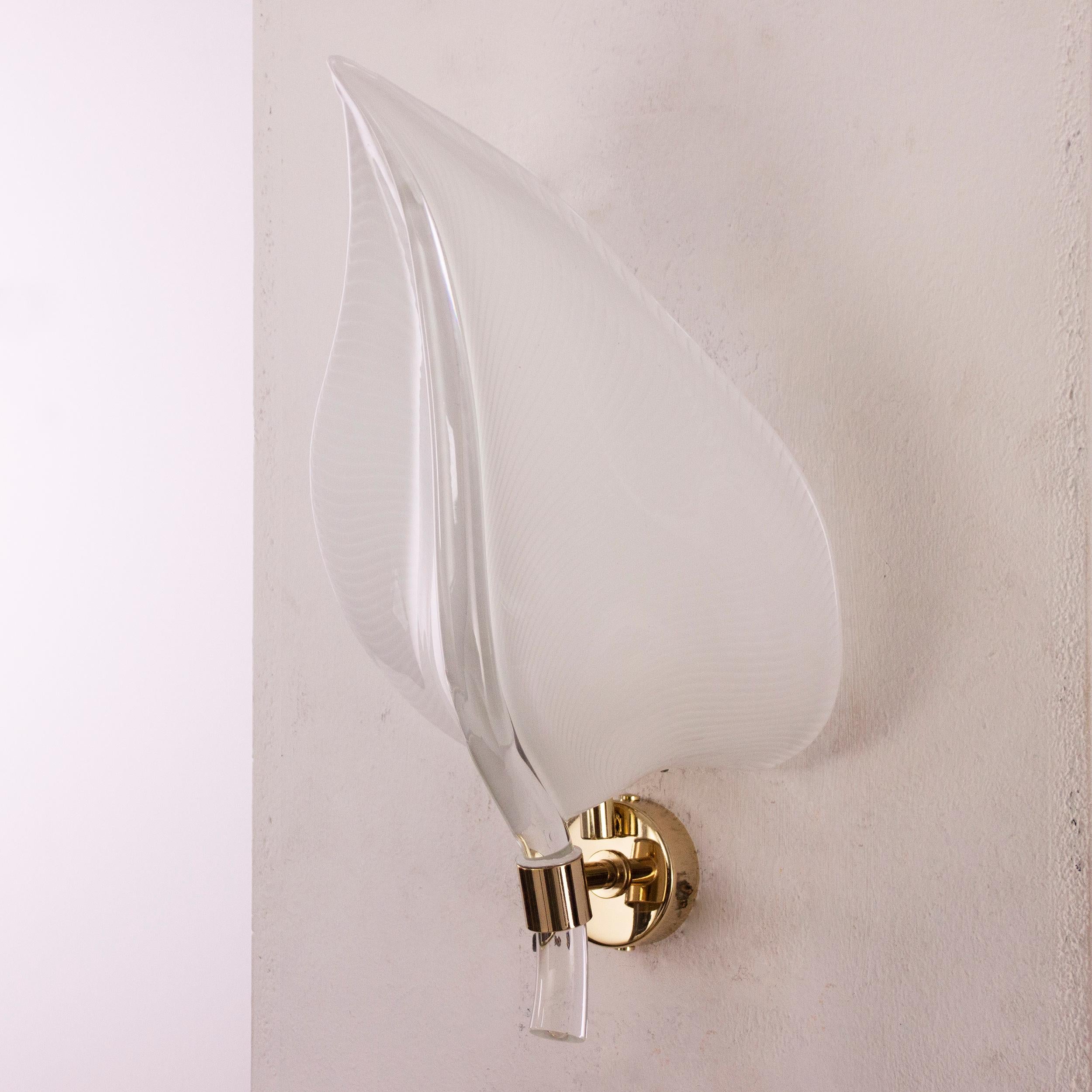 Set di 2 grandi applique a foglie in vetro bianco di Murano, design Made in Italy in vendita 2