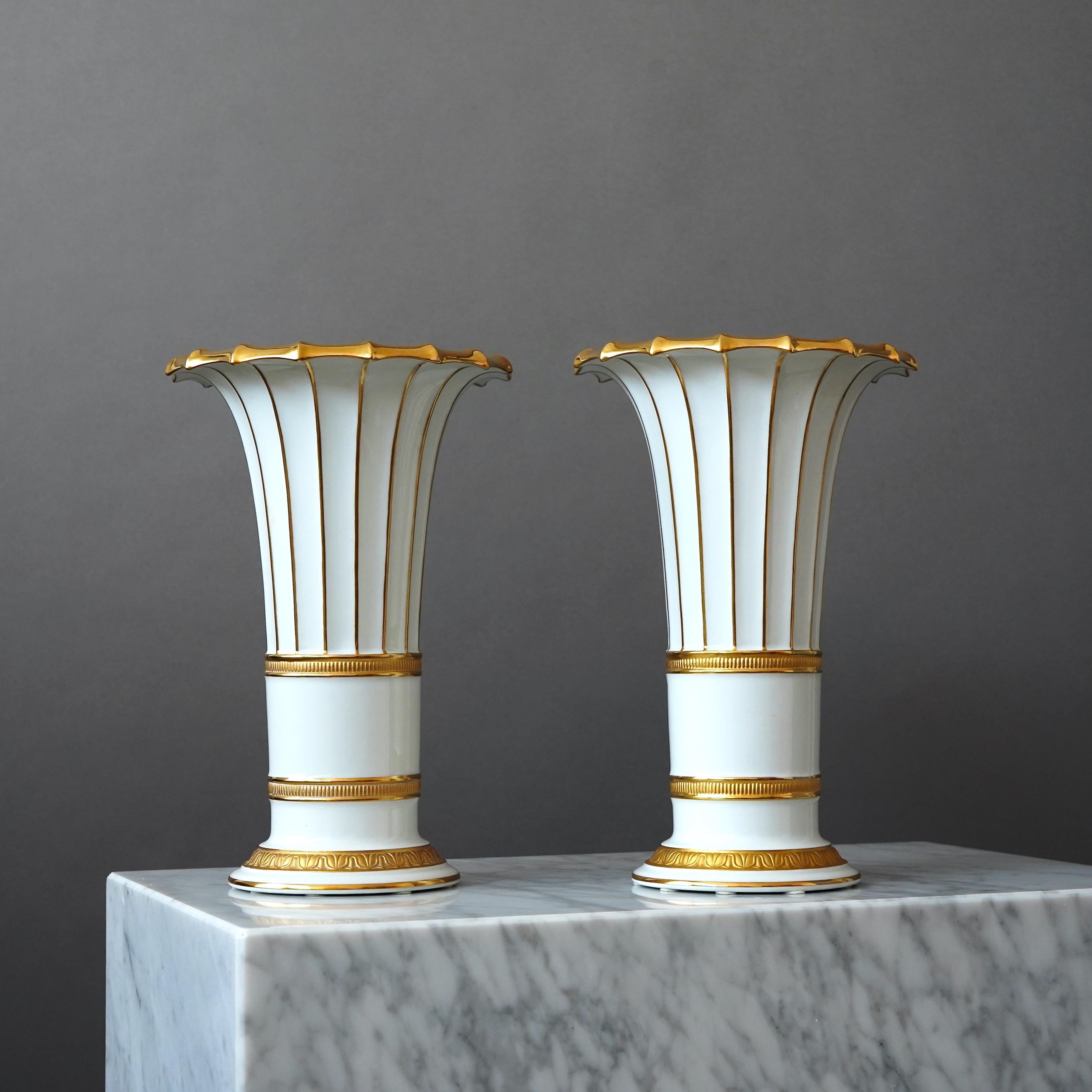 Neoclassical Set of 2 Large Royal Copenhagen Vases. Gustav Friedrich Hetsch, Denmark, 1957. For Sale