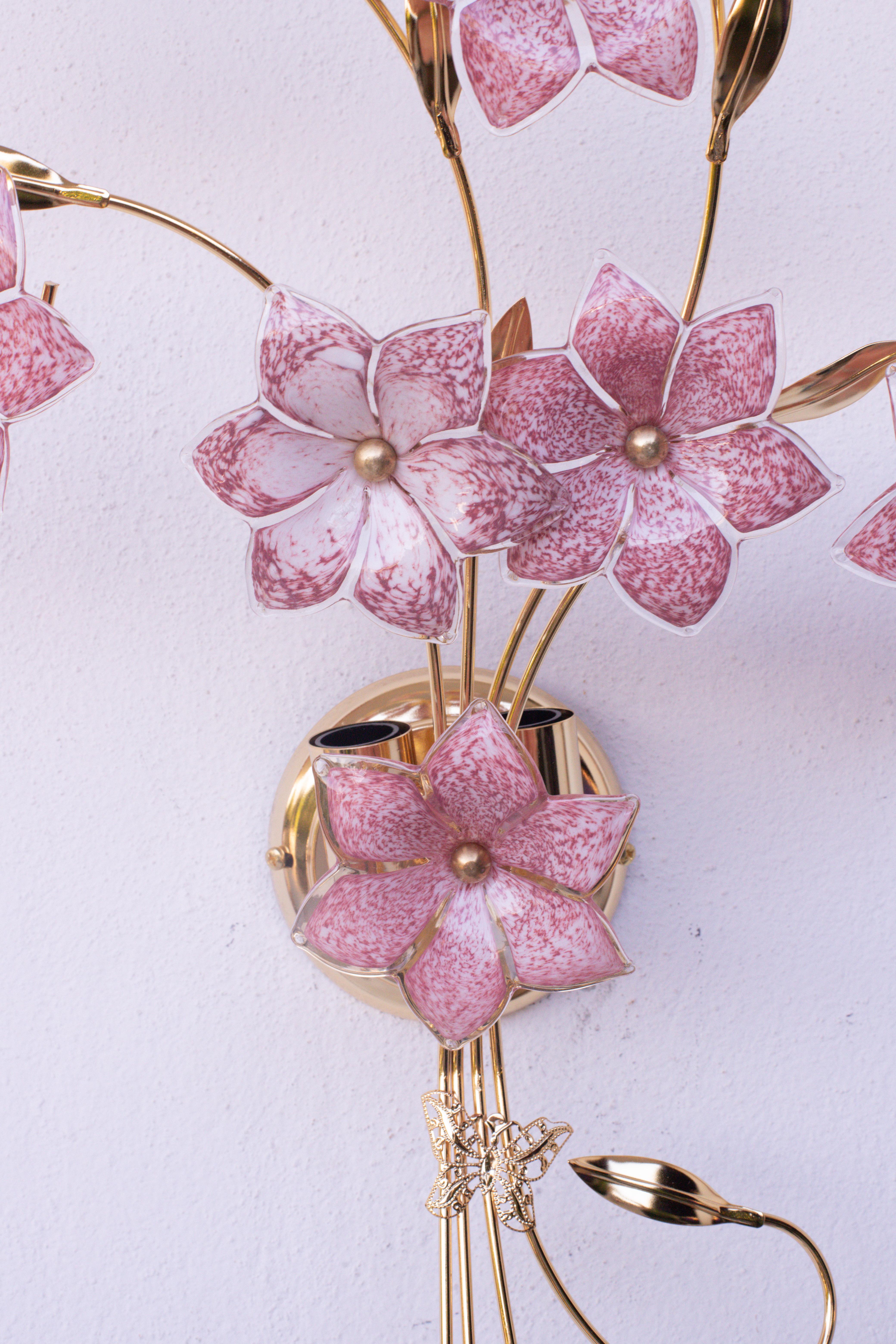 Set di 2 fiori rosa da parete di Murano di grandi dimensioni, anni '70 In condizioni buone in vendita a Roma, IT