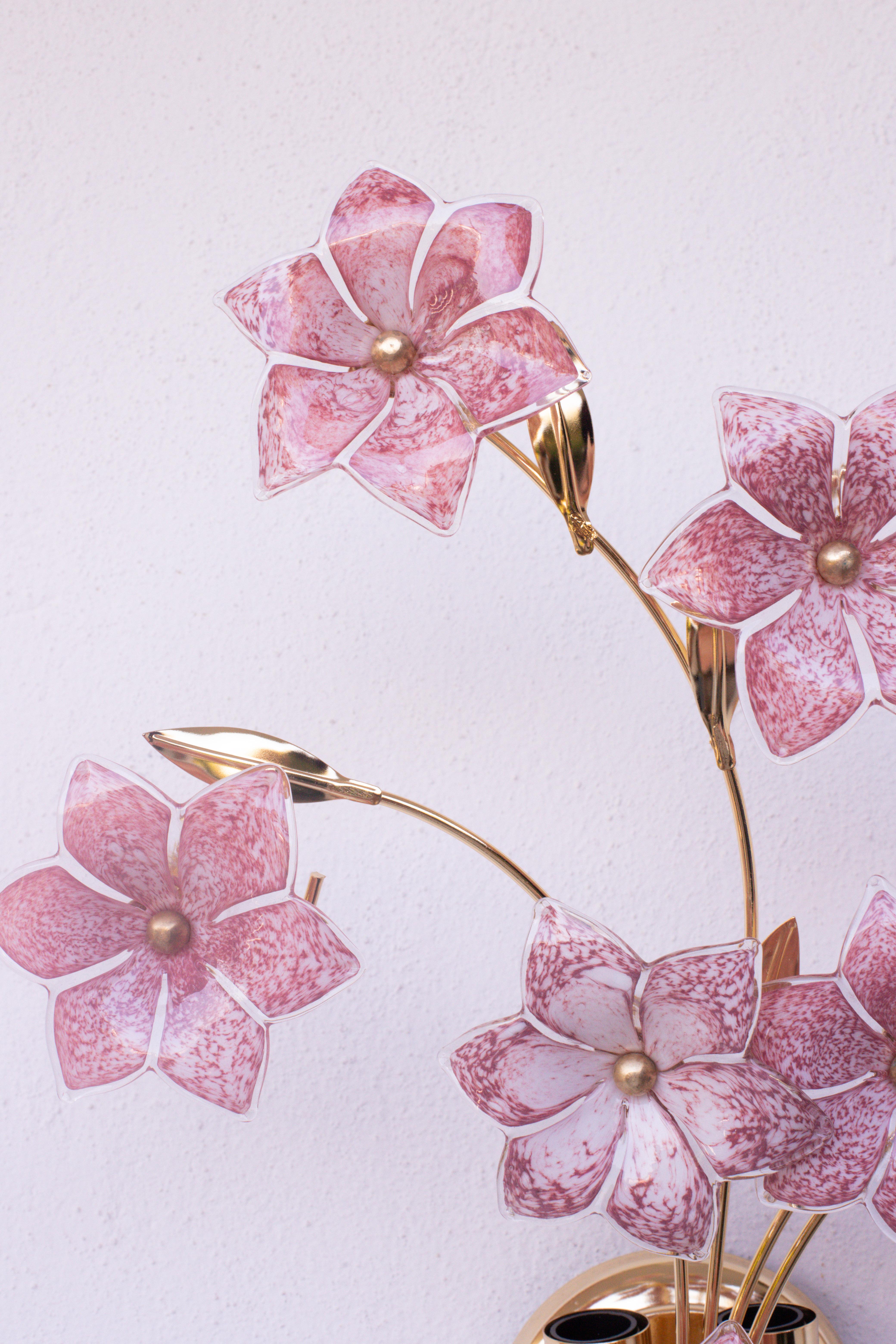 Fine XX secolo Set di 2 fiori rosa da parete di Murano di grandi dimensioni, anni '70 in vendita