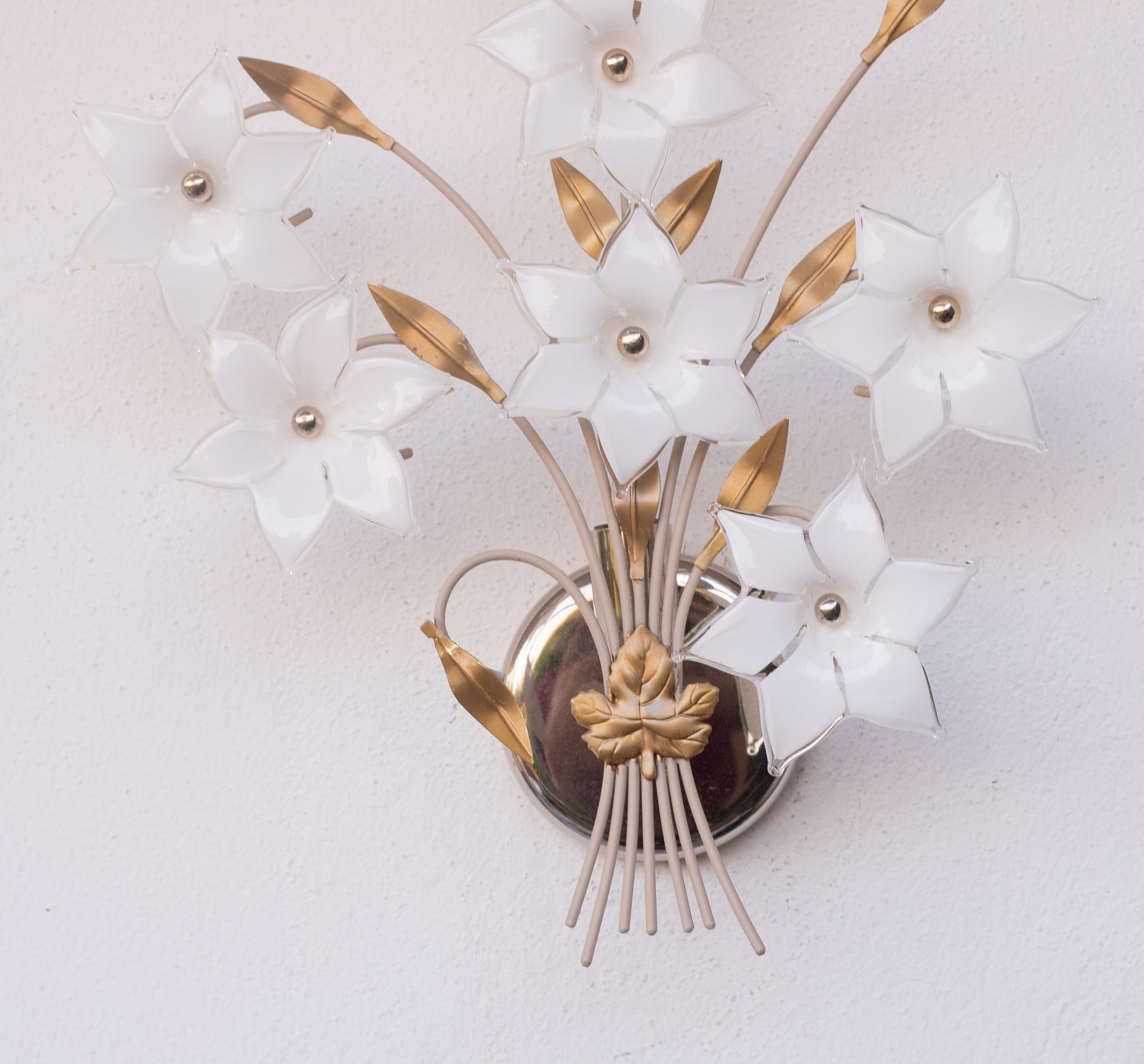 Late 20th Century Set of 2 Large Size Murano Wall Light White Flowers, 1970s