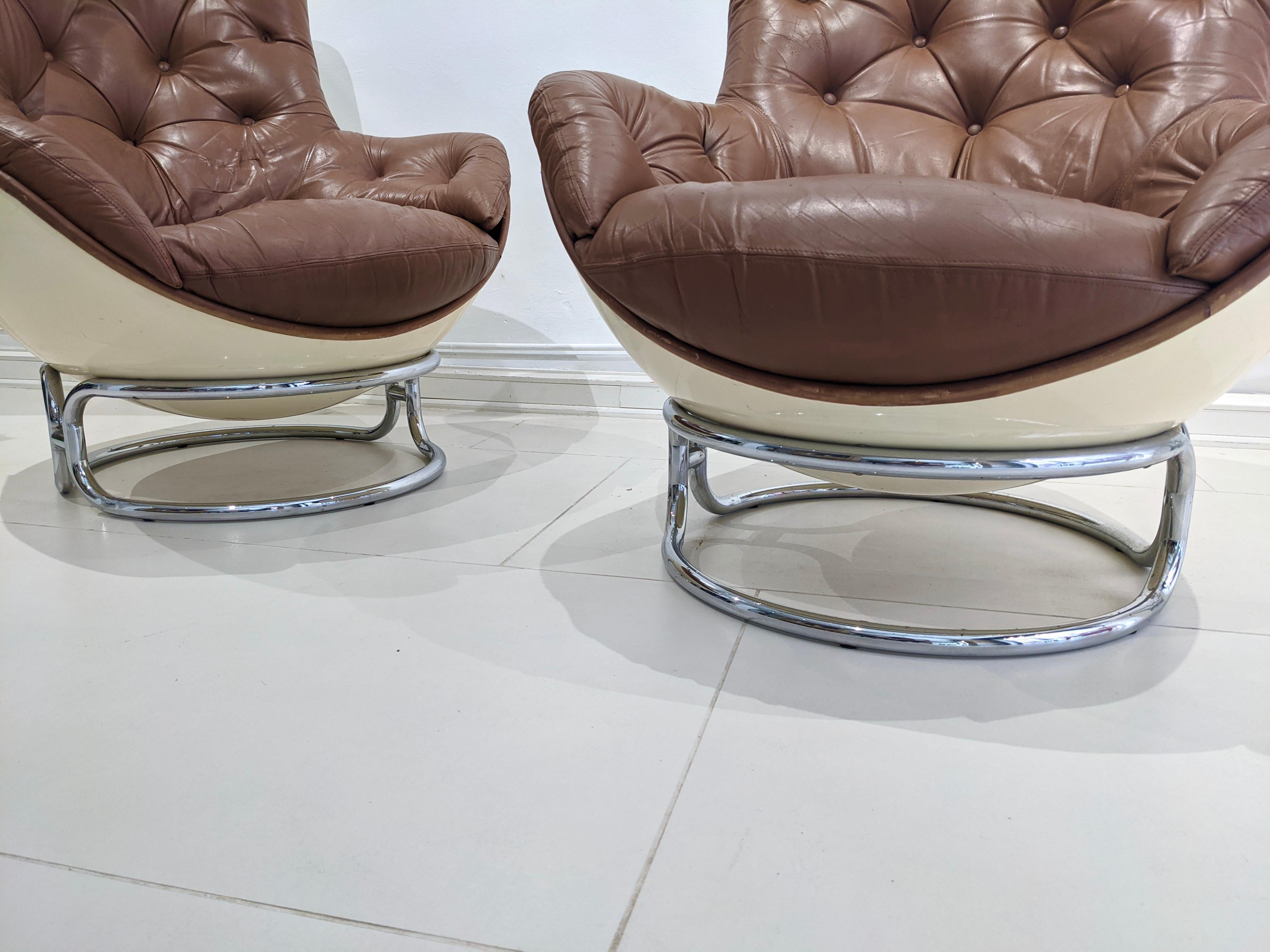 Ensemble de 2 fauteuils en cuir de Michel Cadestin 1