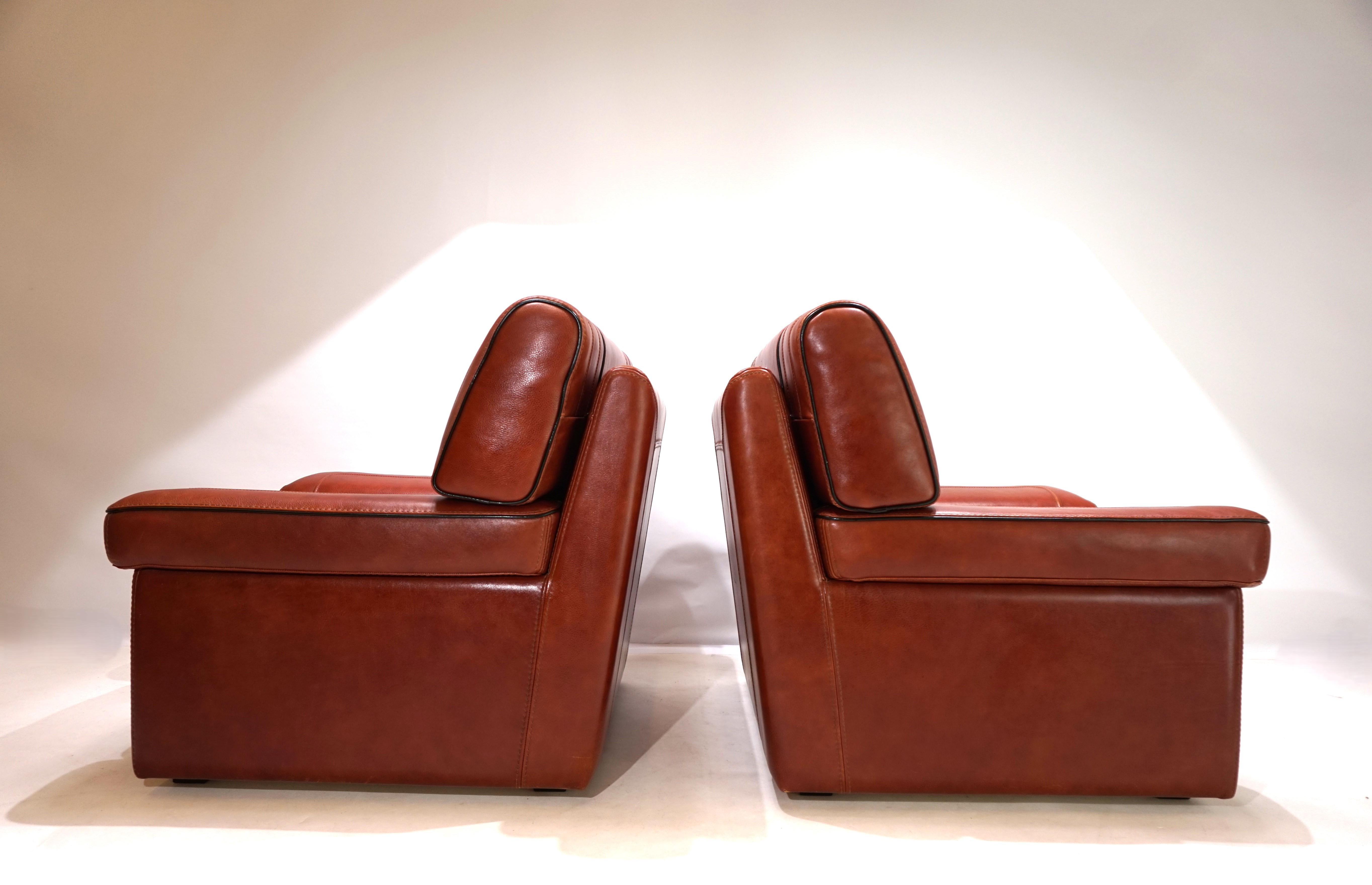 Post-Modern Set of 2 leather armchairs, cognac coloured, 1990