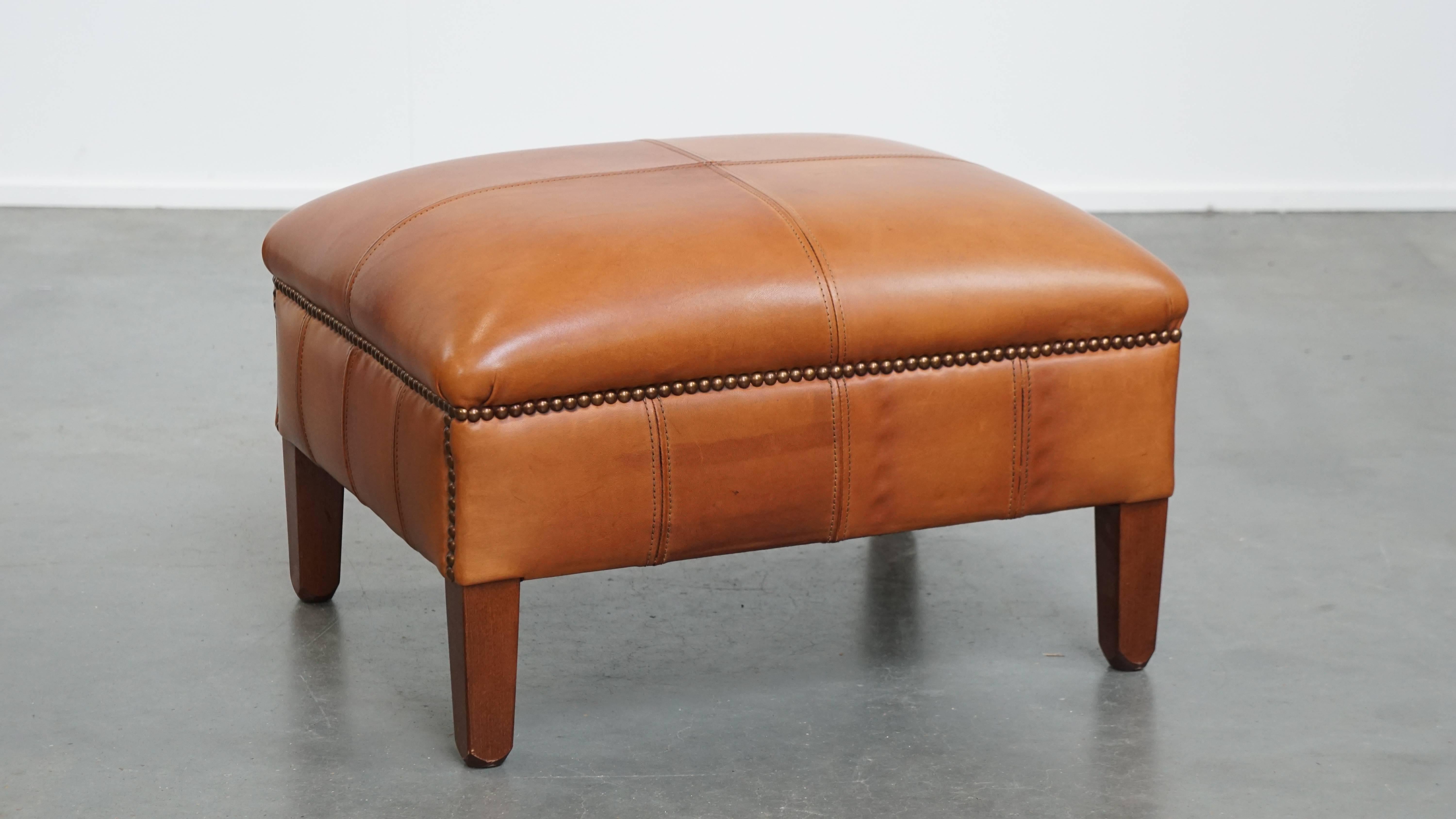 Set di 2 poltrone in pelle + pouf color cognac in vendita 11