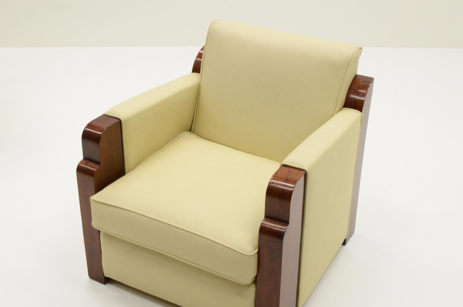 Metà XX secolo Set di 2 sedie da club Art Deco in pelle, Francia anni '30. in vendita