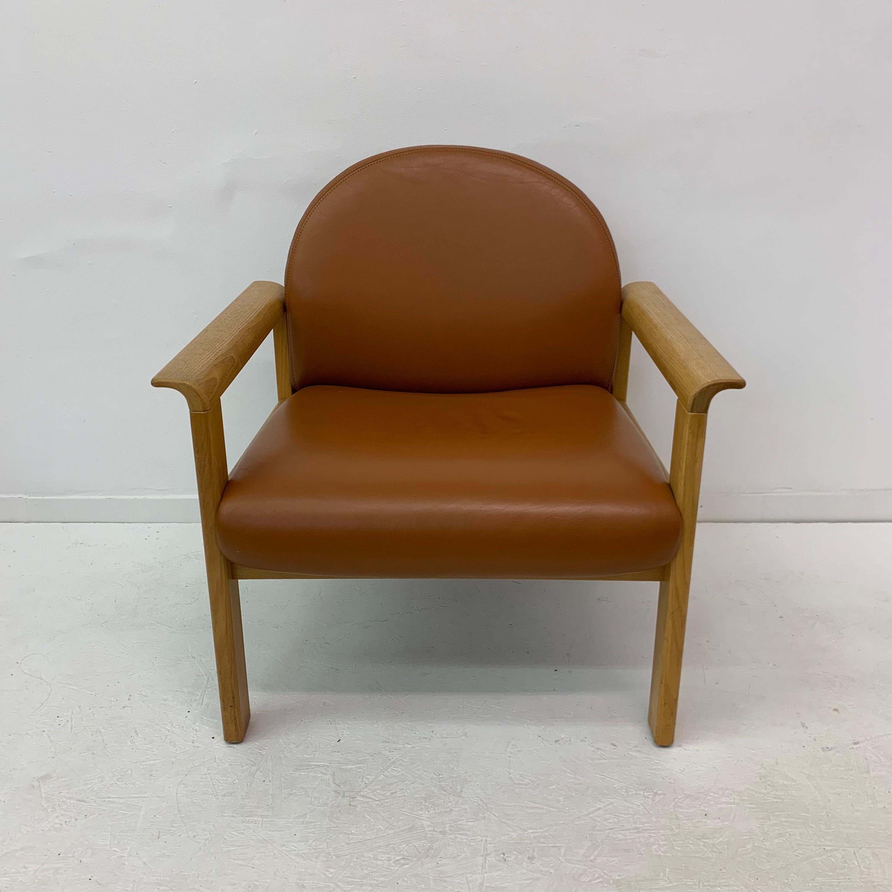 Ensemble de 2 fauteuils de salon en cuir, années 1970 en vente 3