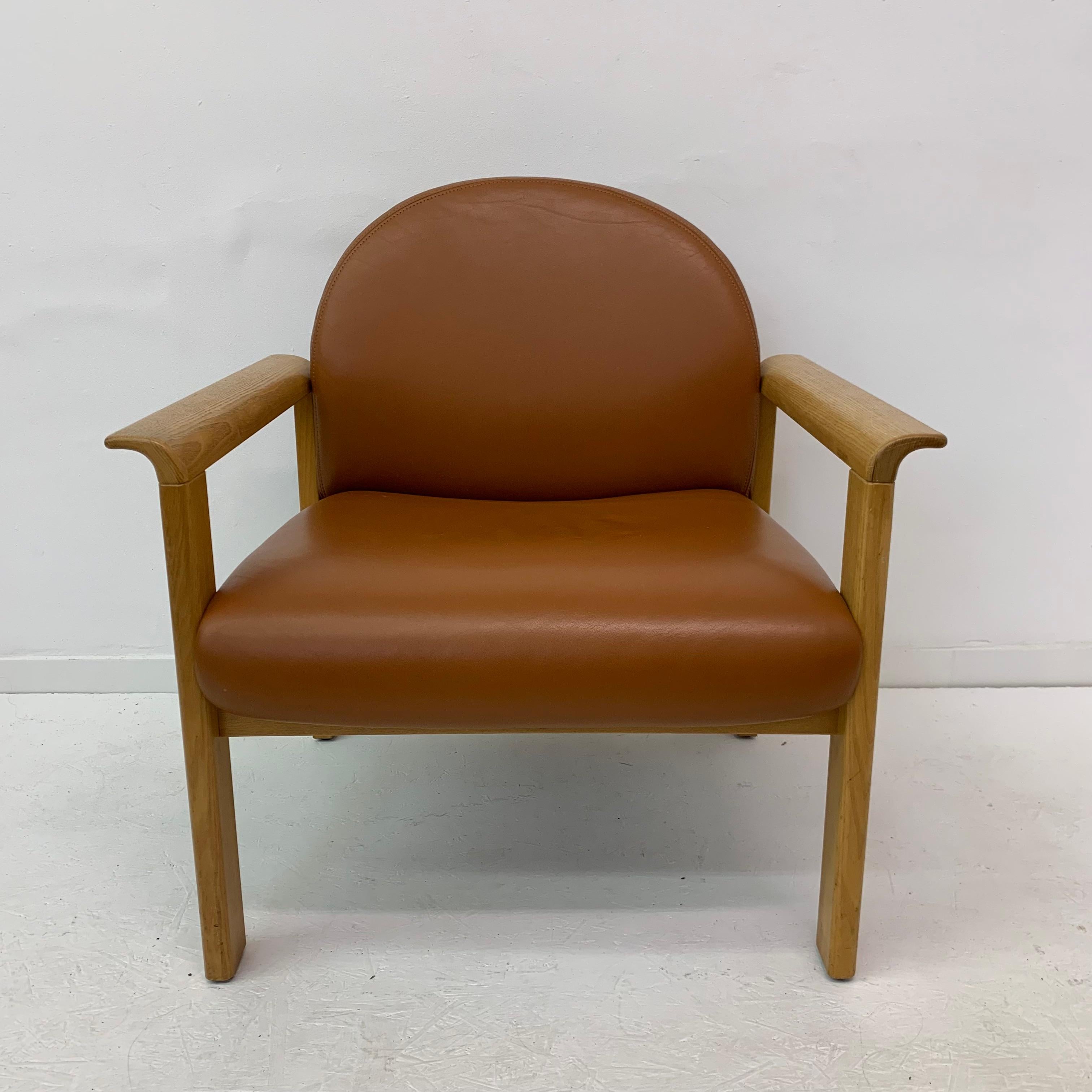 Ensemble de 2 fauteuils de salon en cuir, années 1970 en vente 4