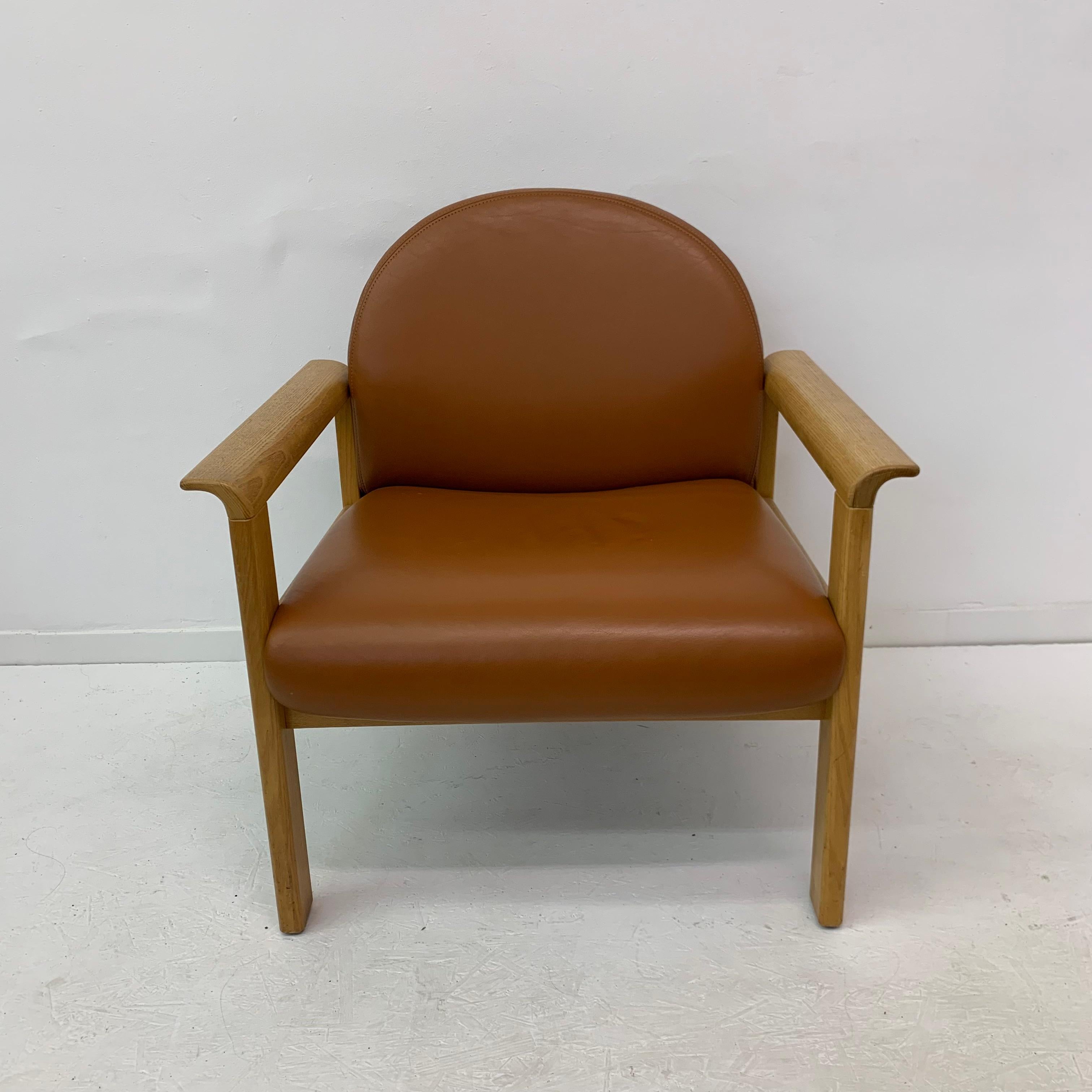 Ensemble de 2 fauteuils de salon en cuir, années 1970 en vente 6