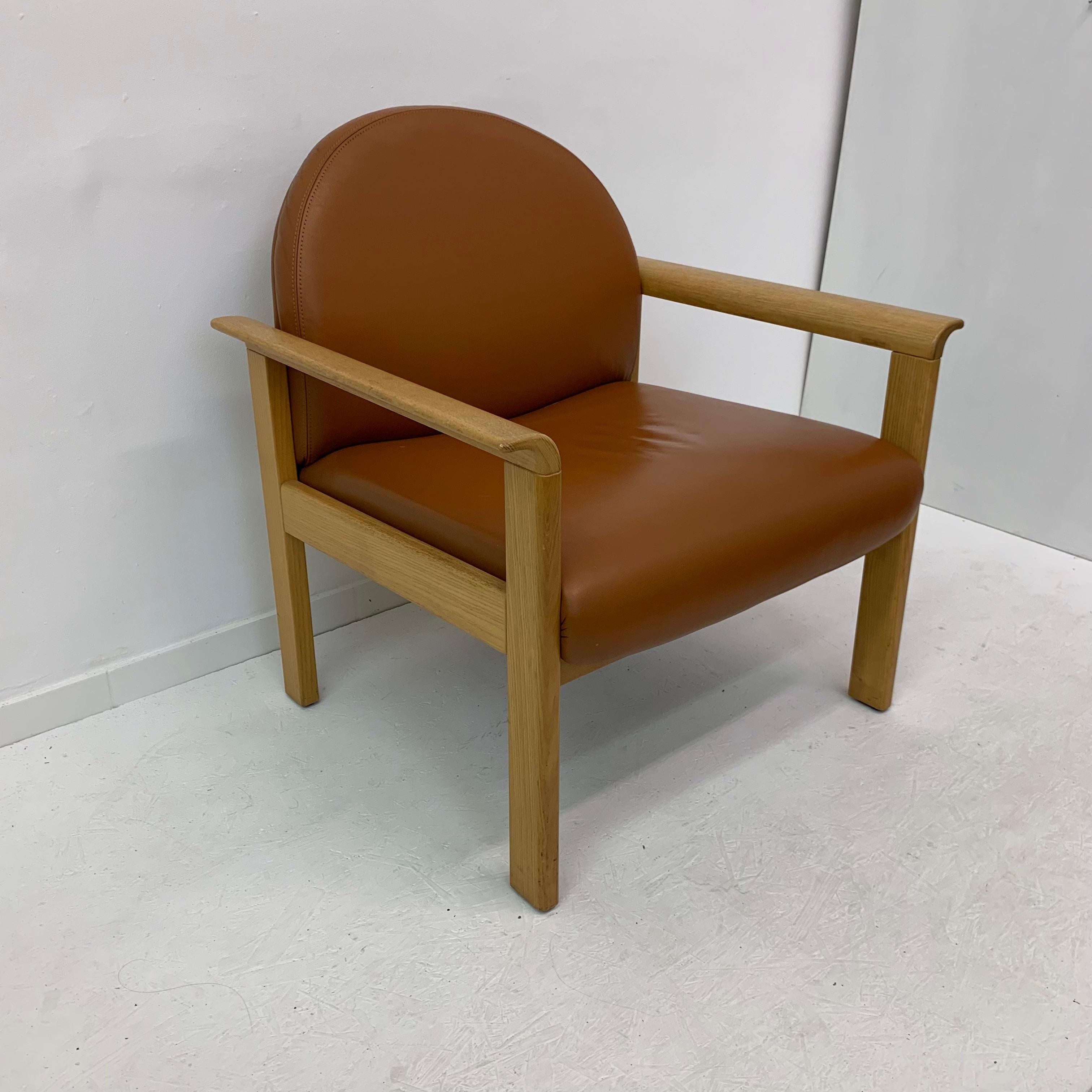 Ensemble de 2 fauteuils de salon en cuir, années 1970 en vente 7