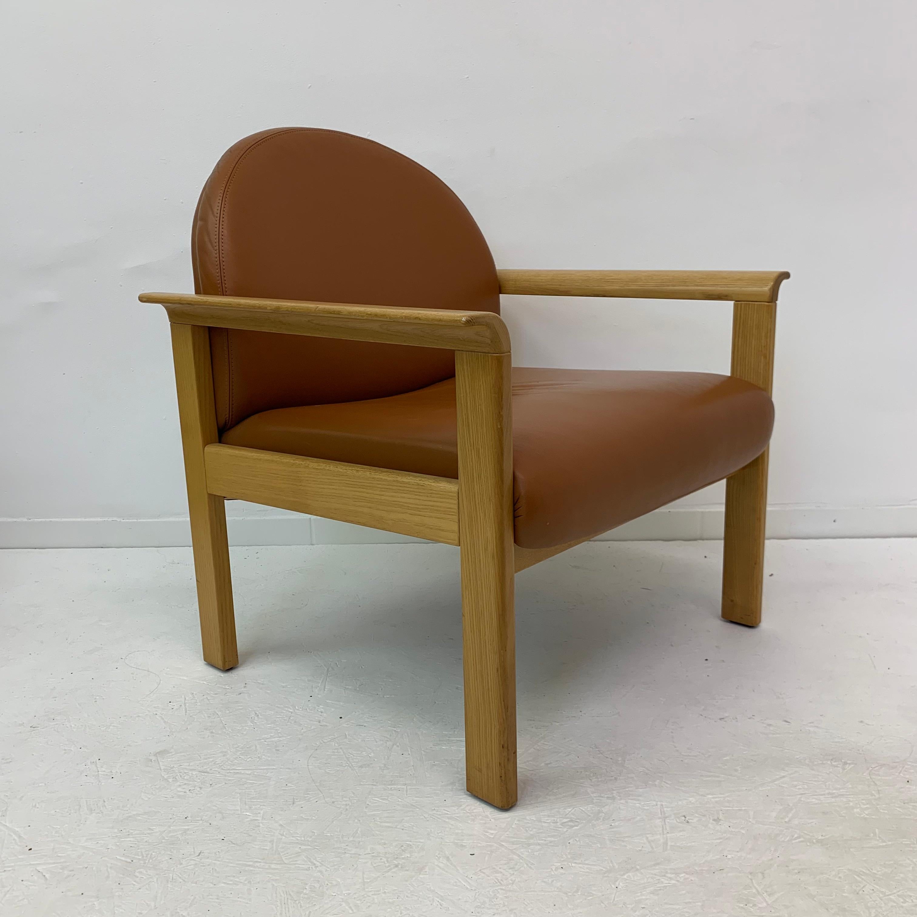 Ensemble de 2 fauteuils de salon en cuir, années 1970 en vente 11