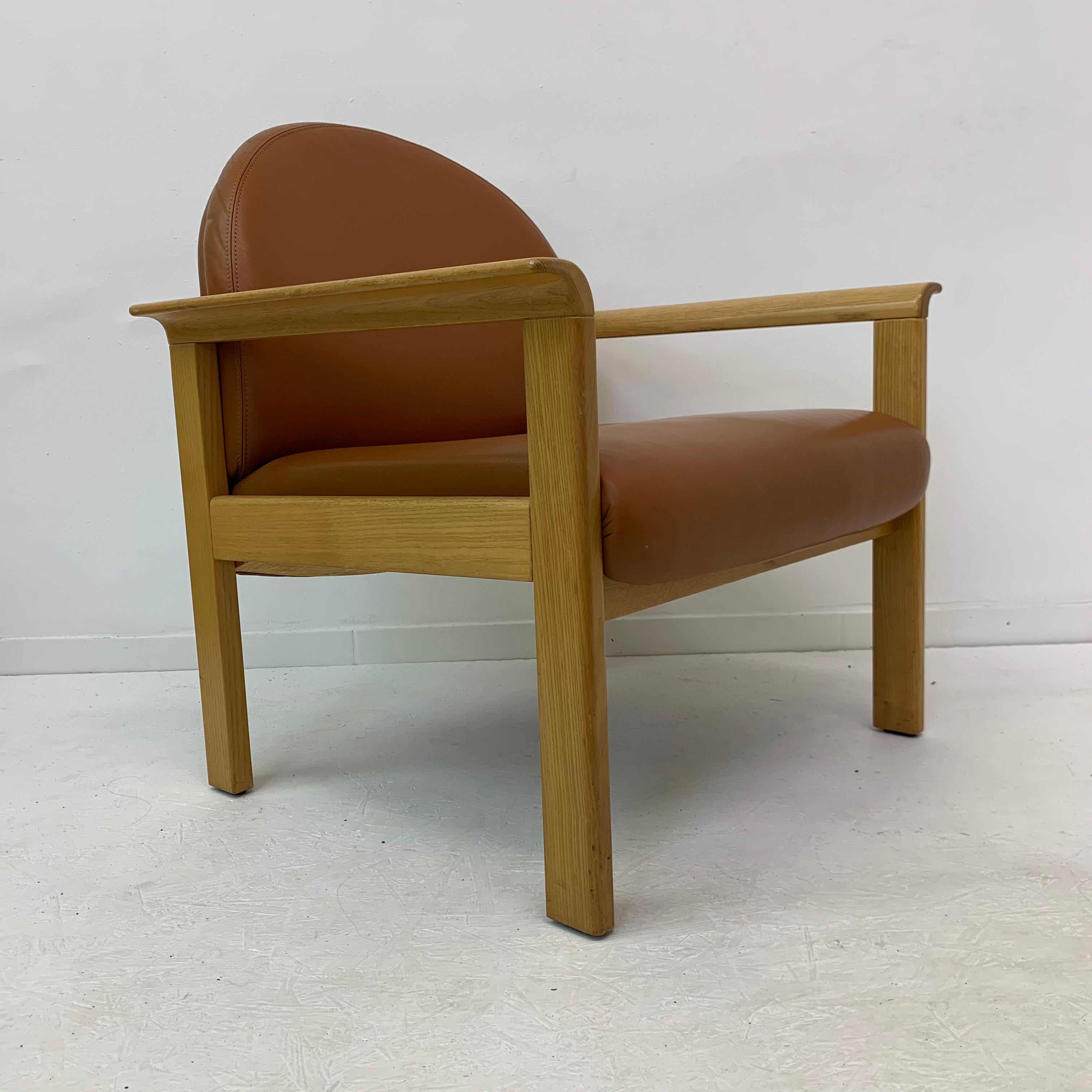 Ensemble de 2 fauteuils de salon en cuir, années 1970 en vente 12