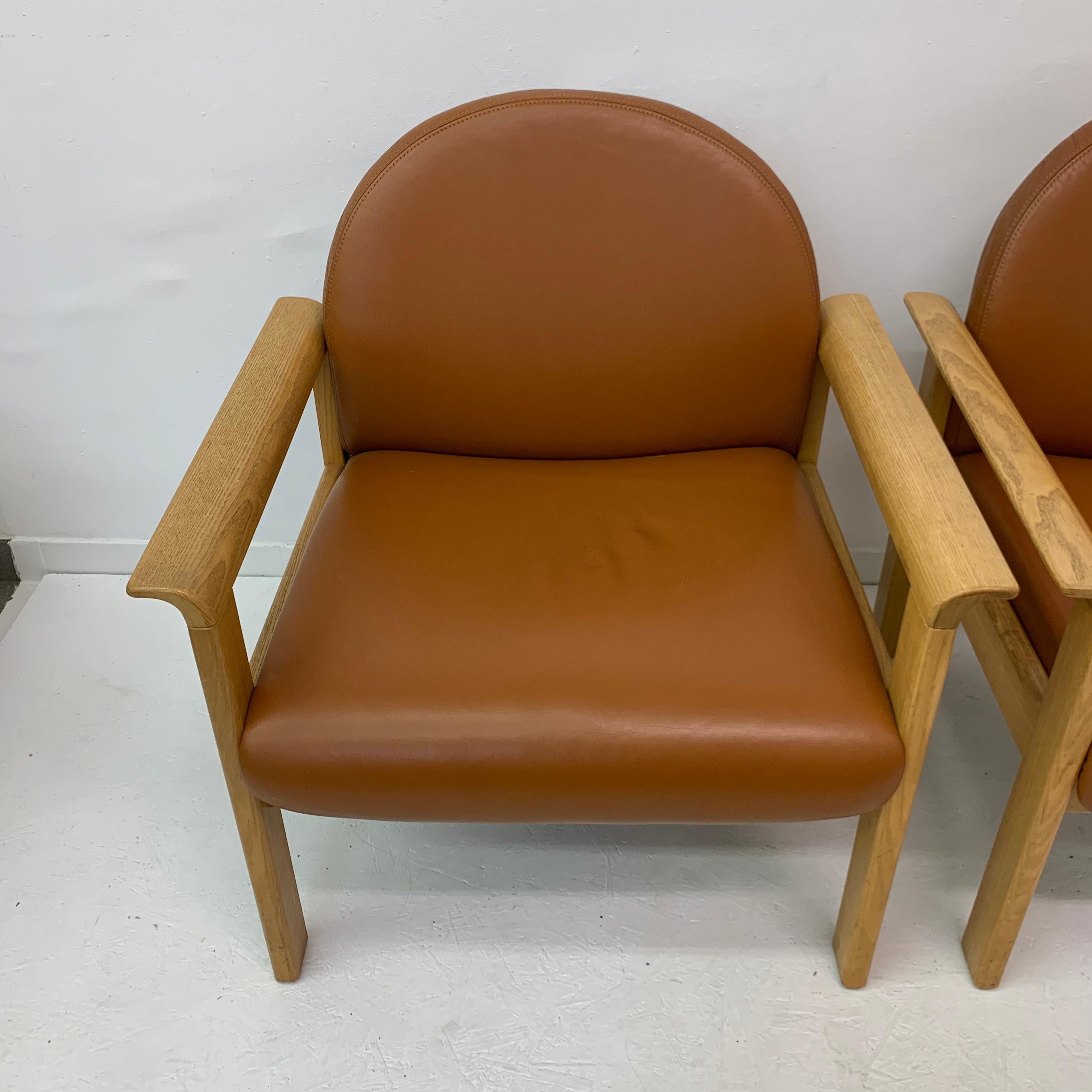 Set of 2 Leather Lounge Chair, 1970’s In Good Condition For Sale In Delft, NL