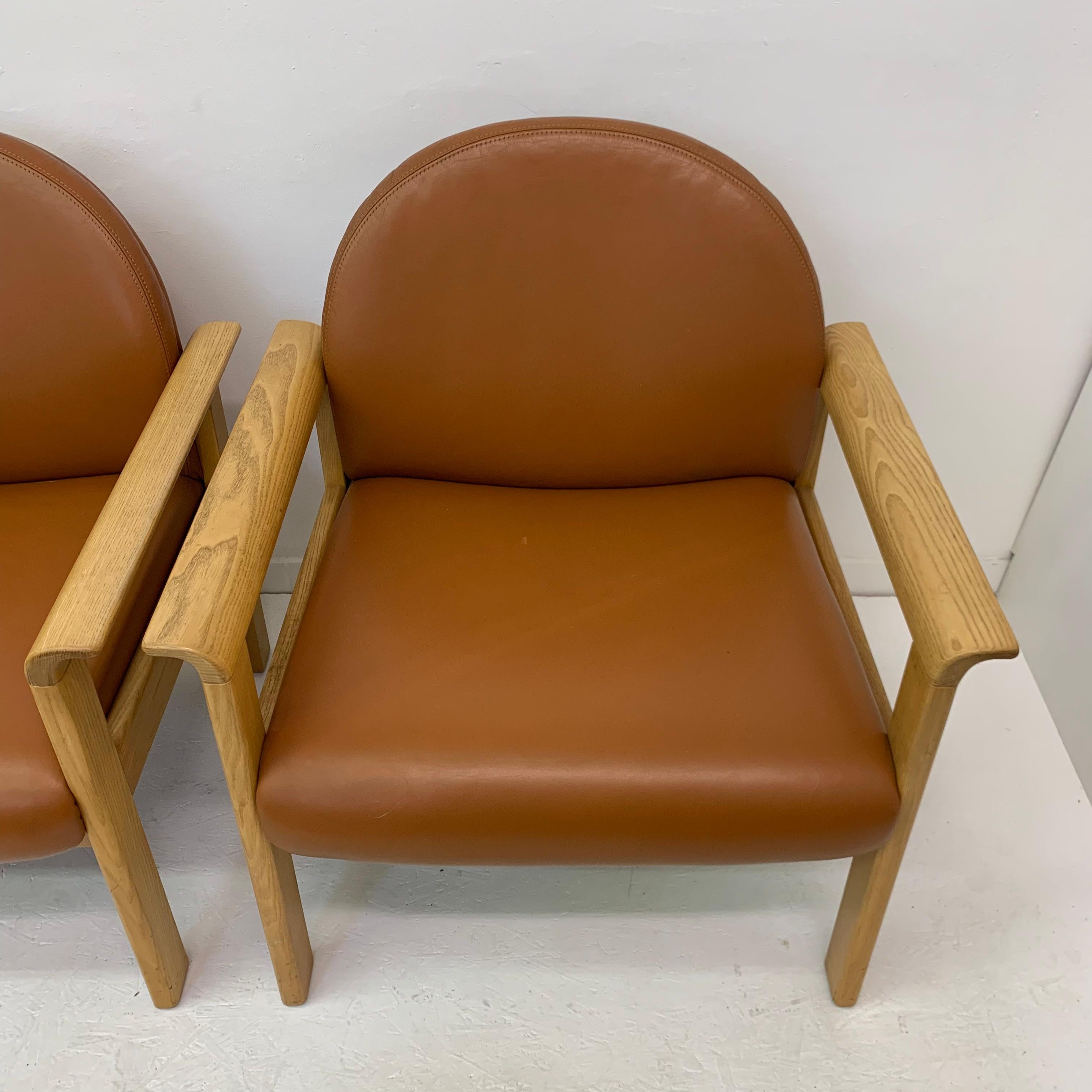 Fin du 20e siècle Ensemble de 2 fauteuils de salon en cuir, années 1970 en vente
