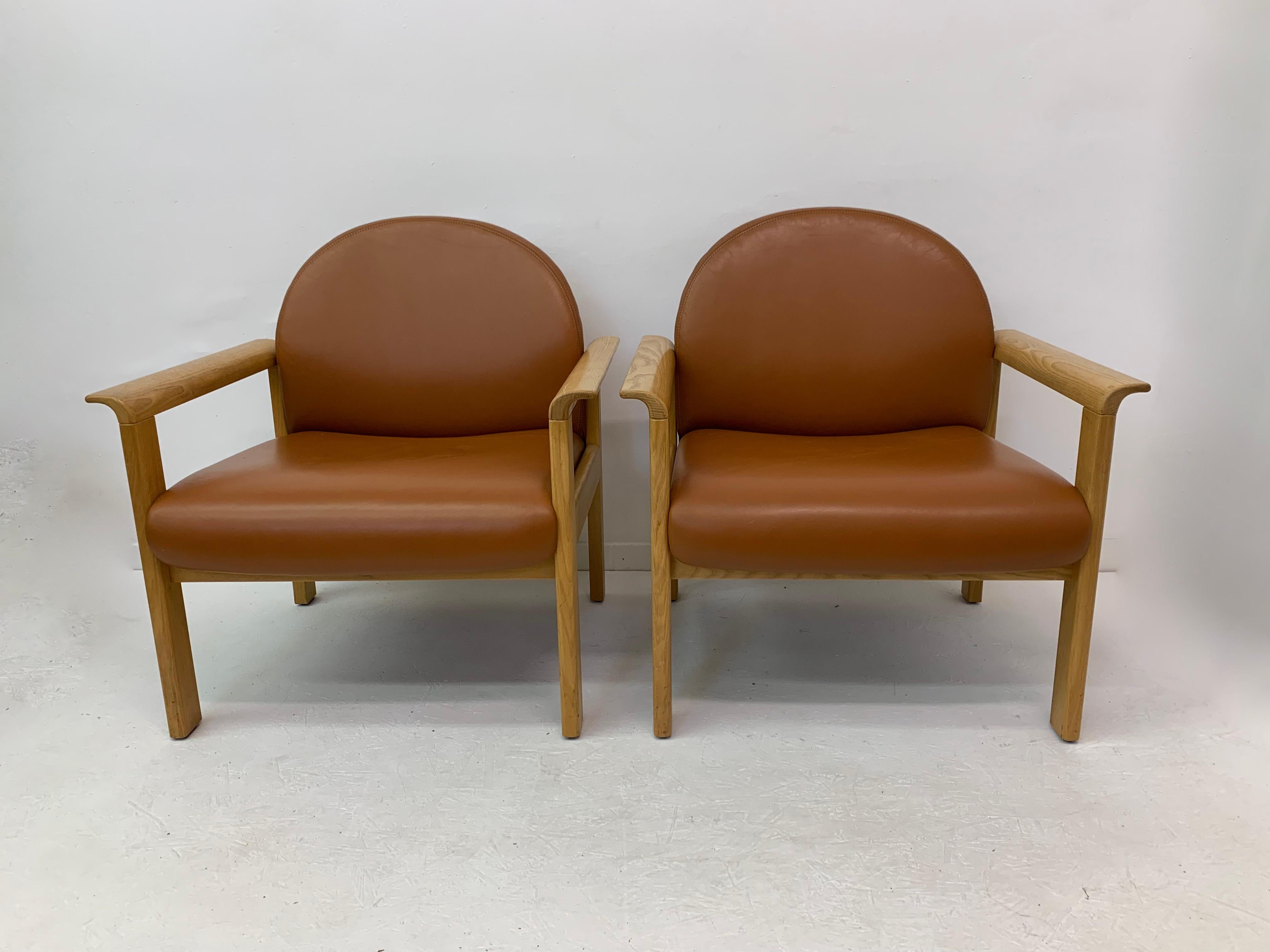 Cuir Ensemble de 2 fauteuils de salon en cuir, années 1970 en vente