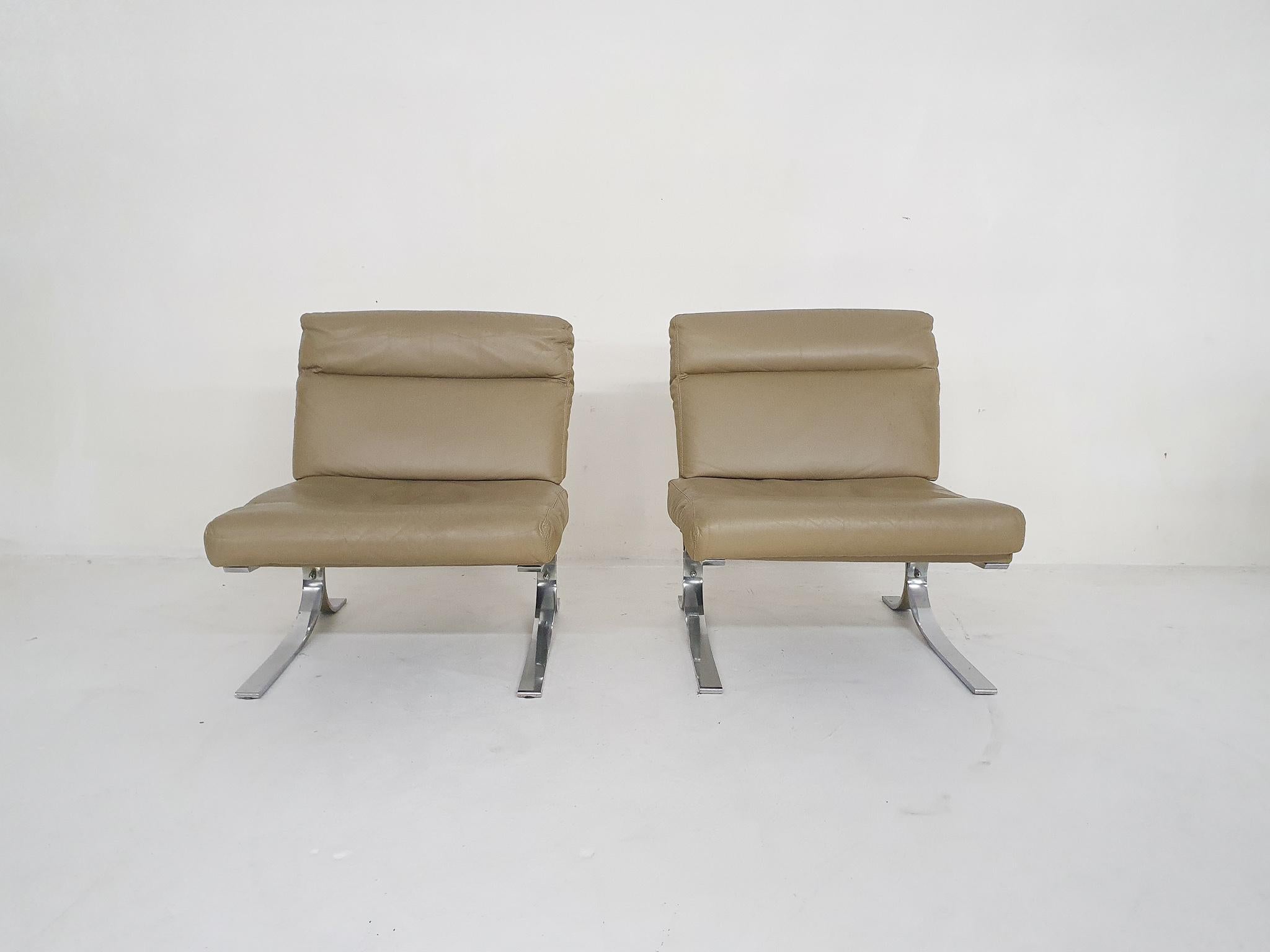 Mid-Century Modern Set of 2 leather Lounge Chairs Attributed to Paul Tuttle for Strässle, 1970s For Sale