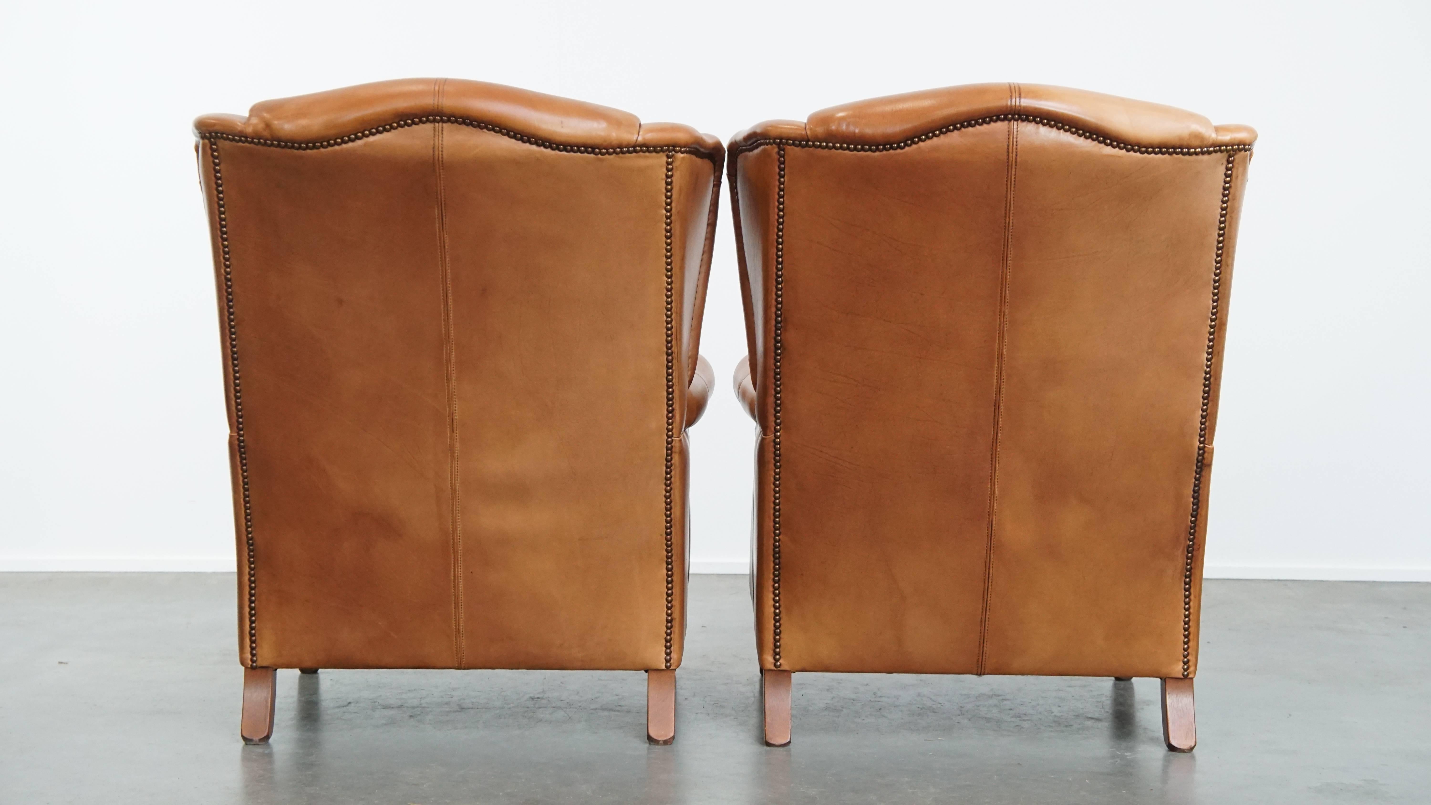 Romano classico Set di 2 sedie wingback in pelle in vendita