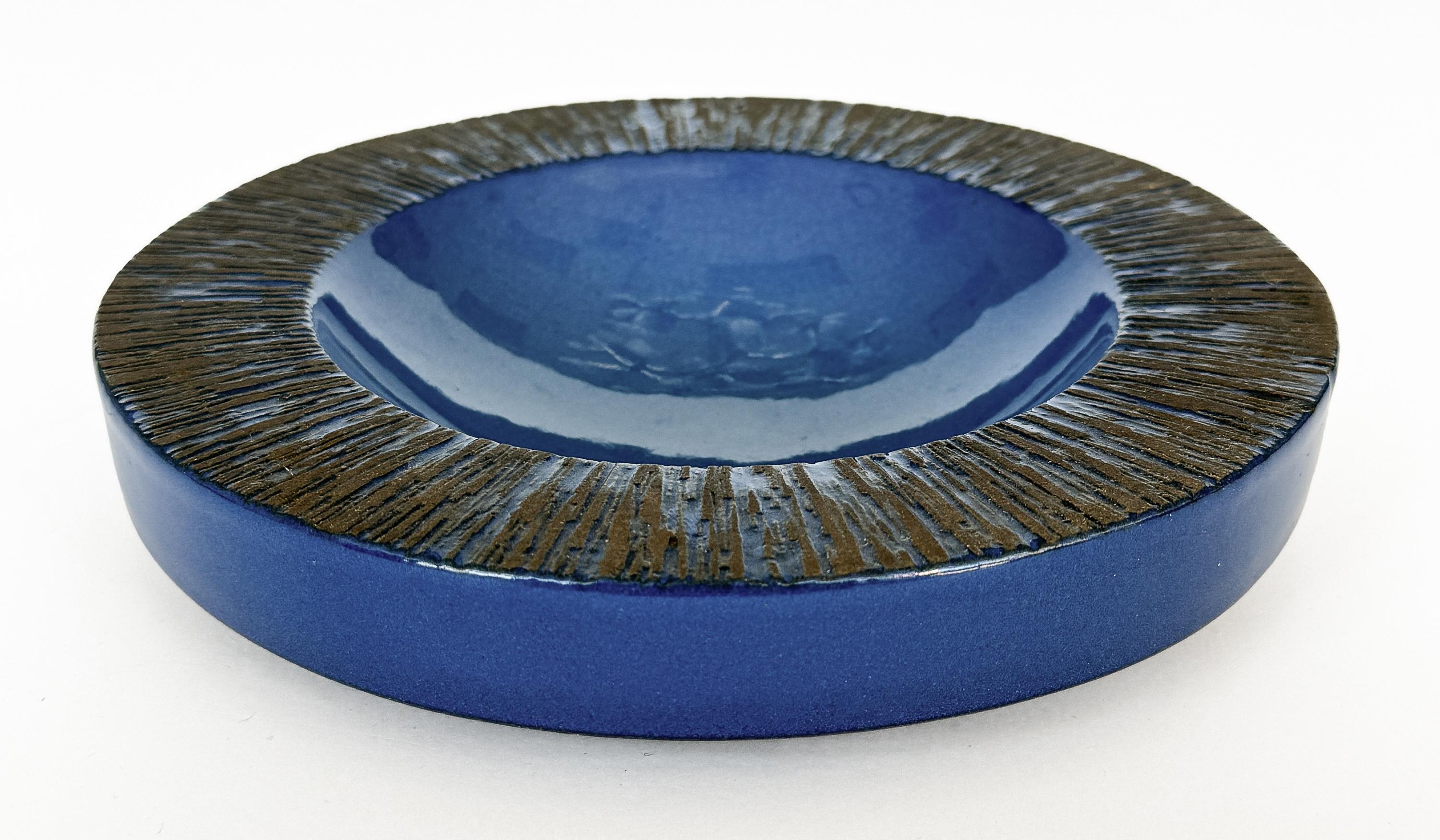 Set von 2 Lee Rosen Cerulean Blaue niedrigen Schalen aus Keramik für Design Technics (Mitte des 20. Jahrhunderts) im Angebot