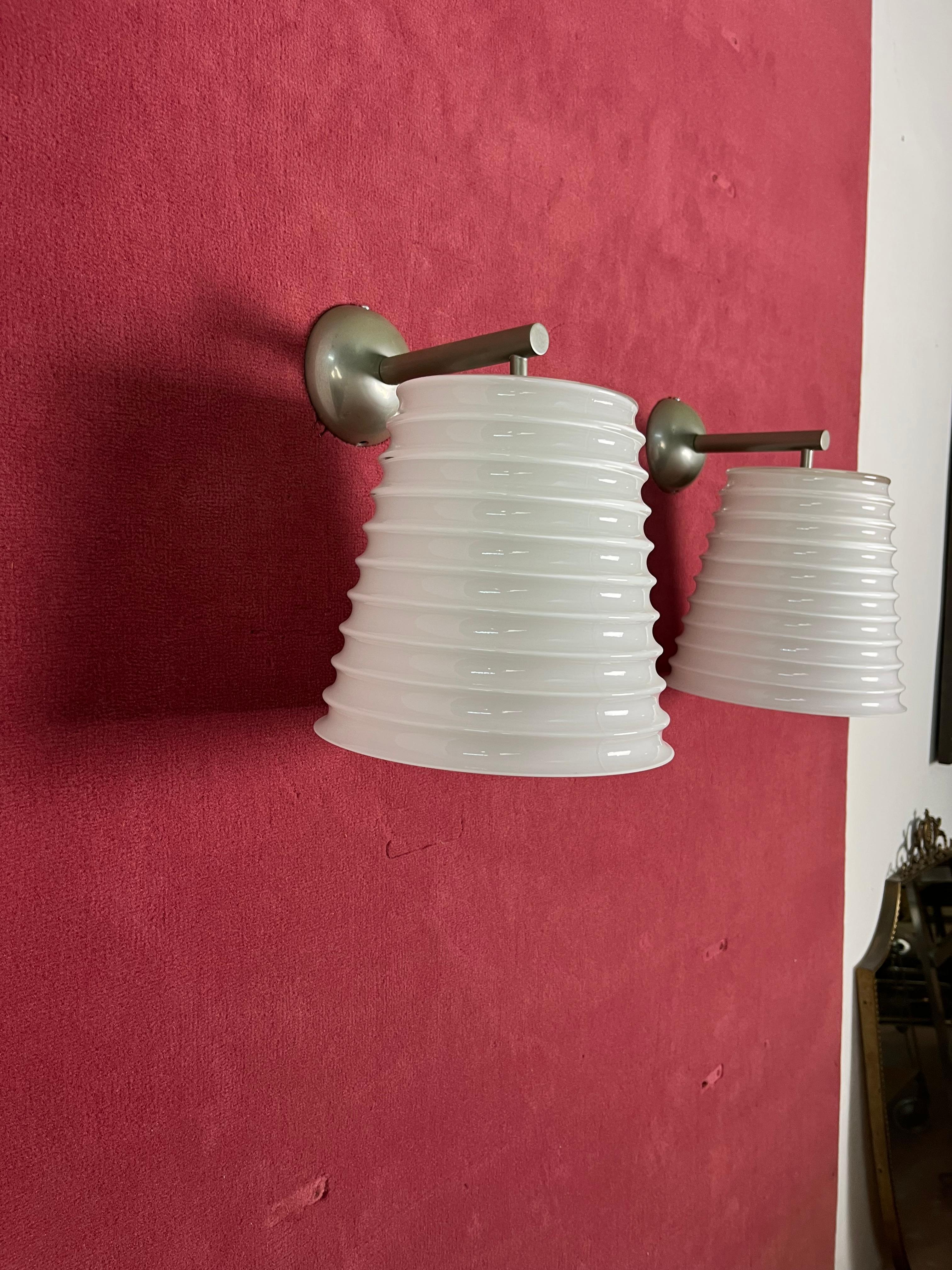 2er-Set Leucos Wandlampen aus milchig-weißem Murano-Glas, 1980er Jahre im Angebot 1