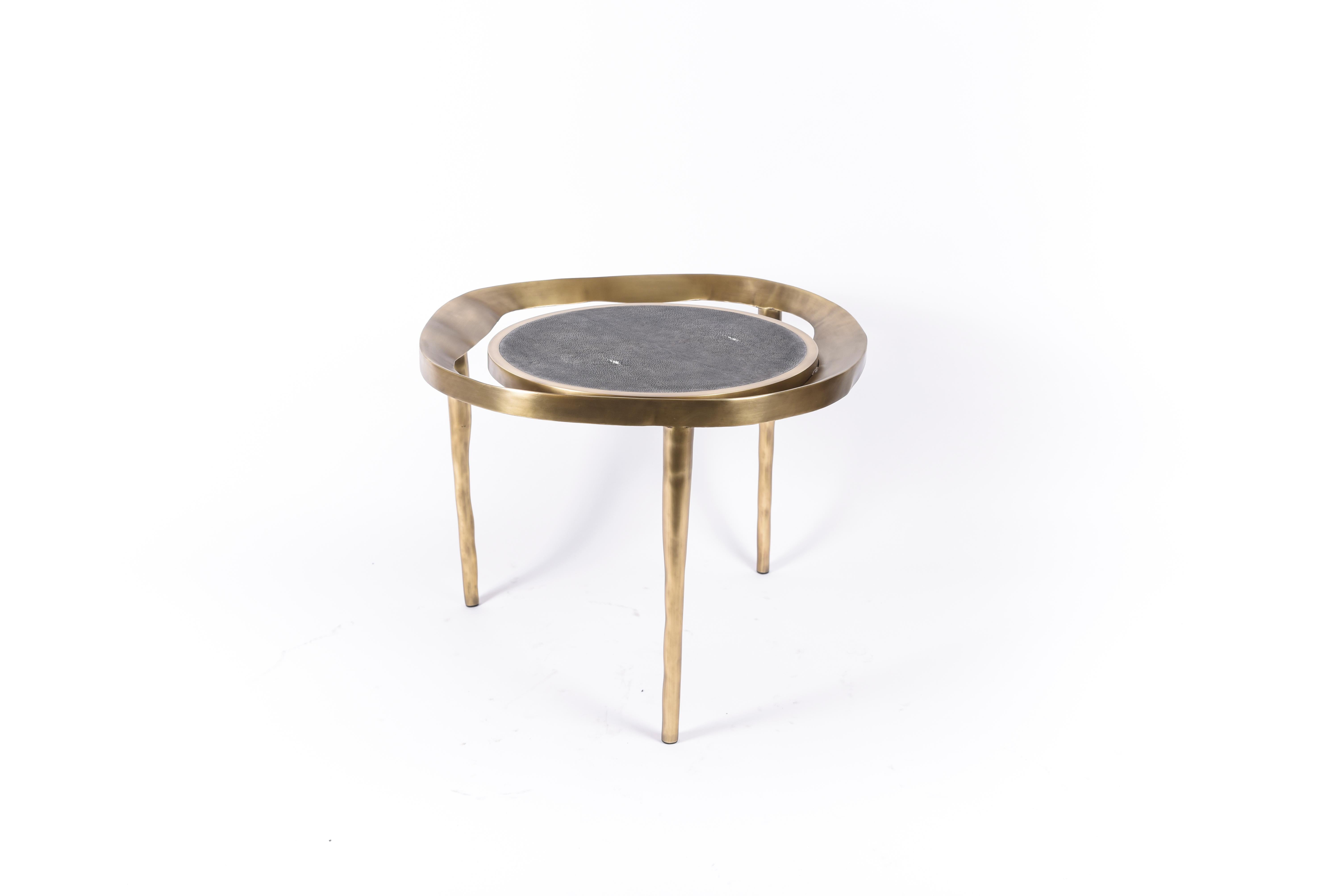 Set of 2 Lily Melting Coffee Tables in Shagreen Lemurian & Brass by R&Y Augousti For Sale 4