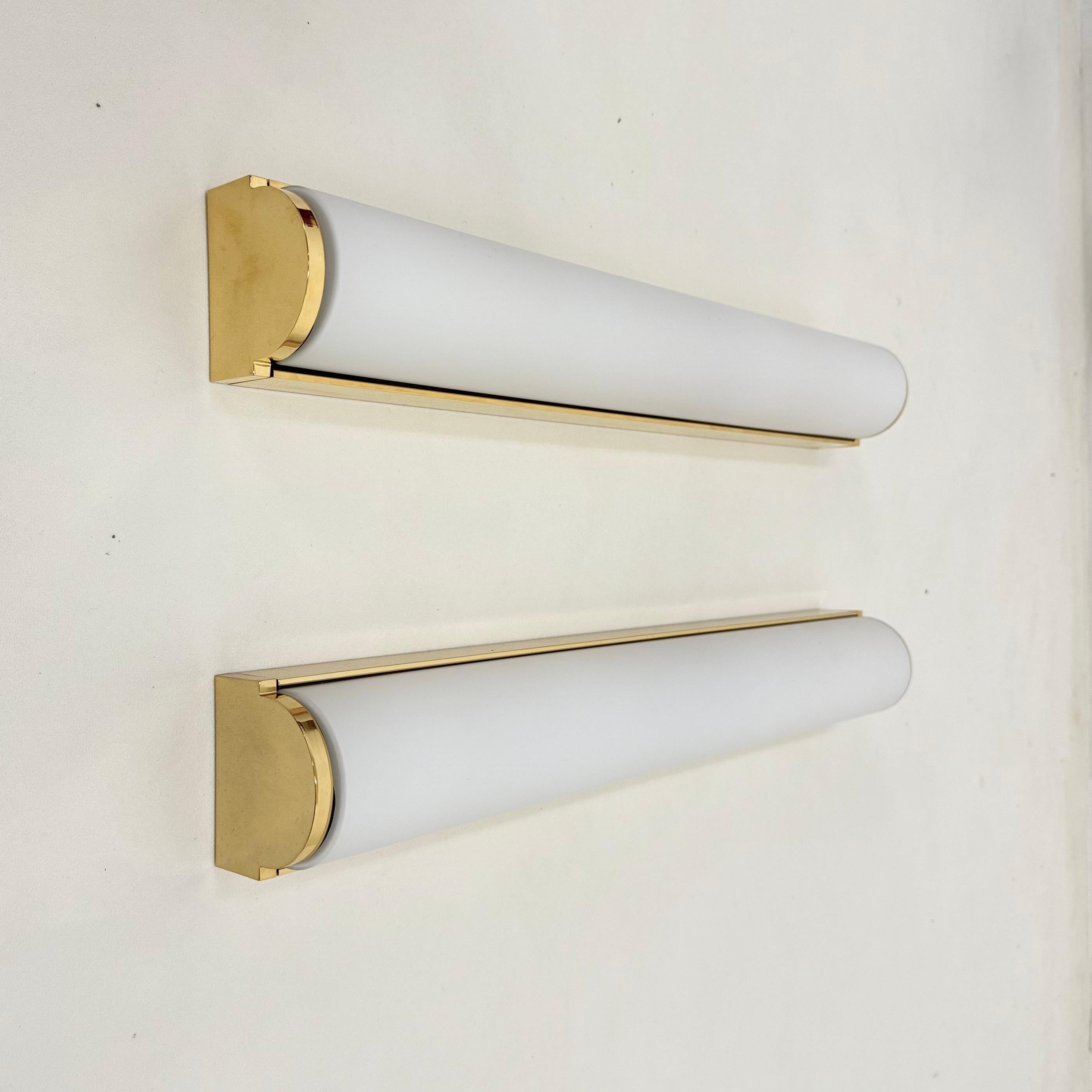 2er Set Limburg Glashütte Wandlampen Wandleuchter , 1970er Jahre Opalglas mit Messing im Angebot 12