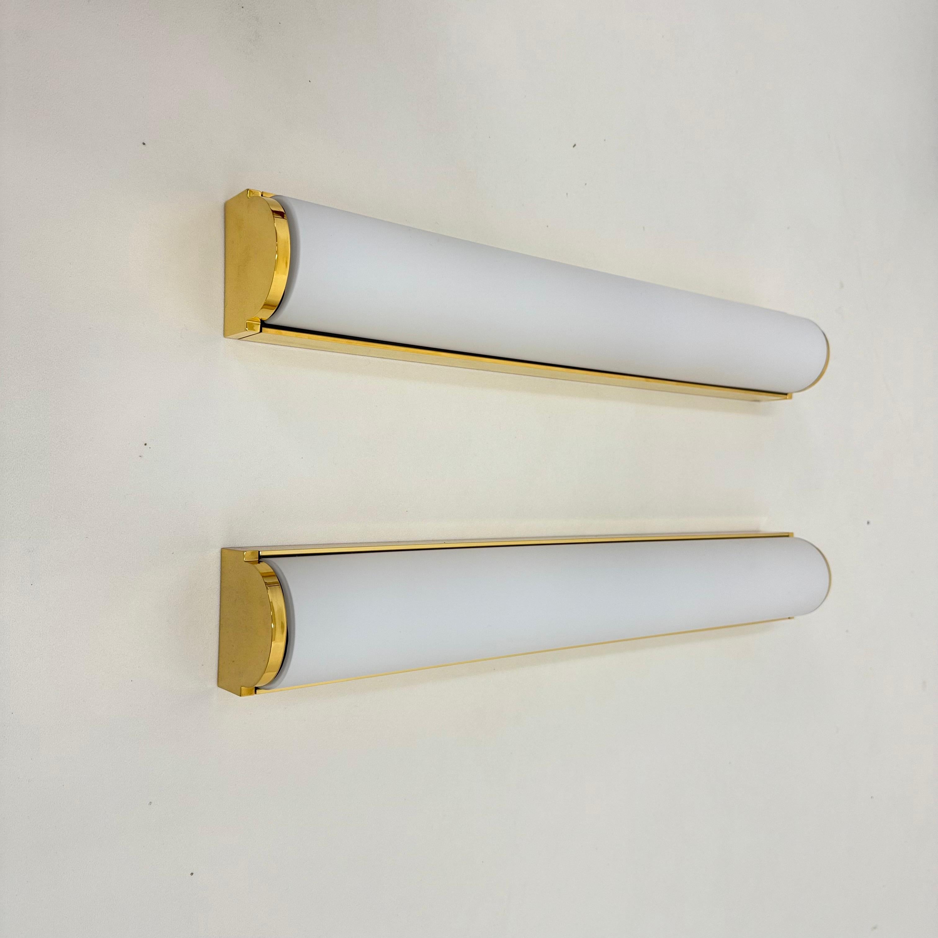 2er Set Limburg Glashütte Wandlampen Wandleuchter , 1970er Jahre Opalglas mit Messing im Angebot 13