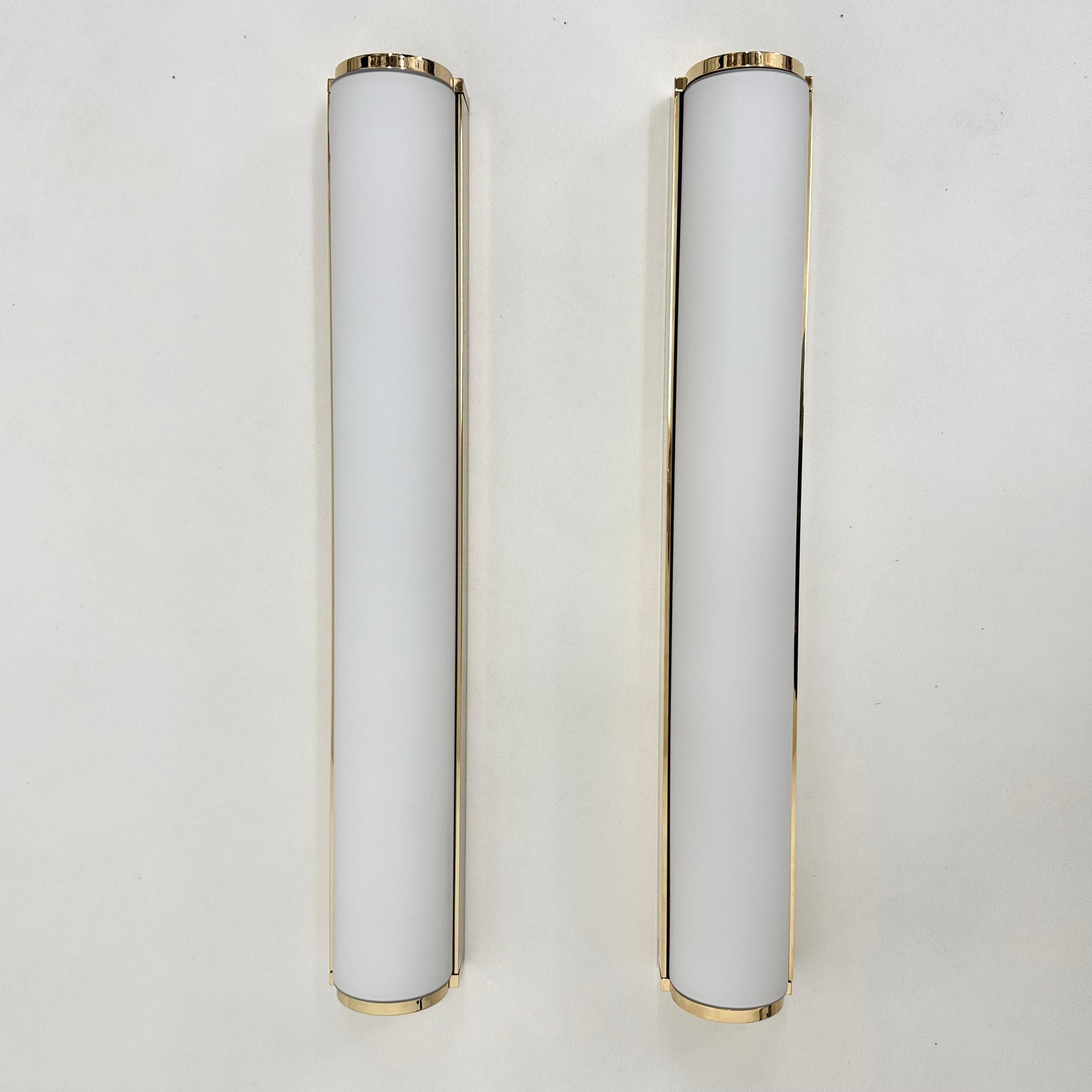 2er Set Limburg Glashütte Wandlampen Wandleuchter , 1970er Jahre Opalglas mit Messing im Angebot 3