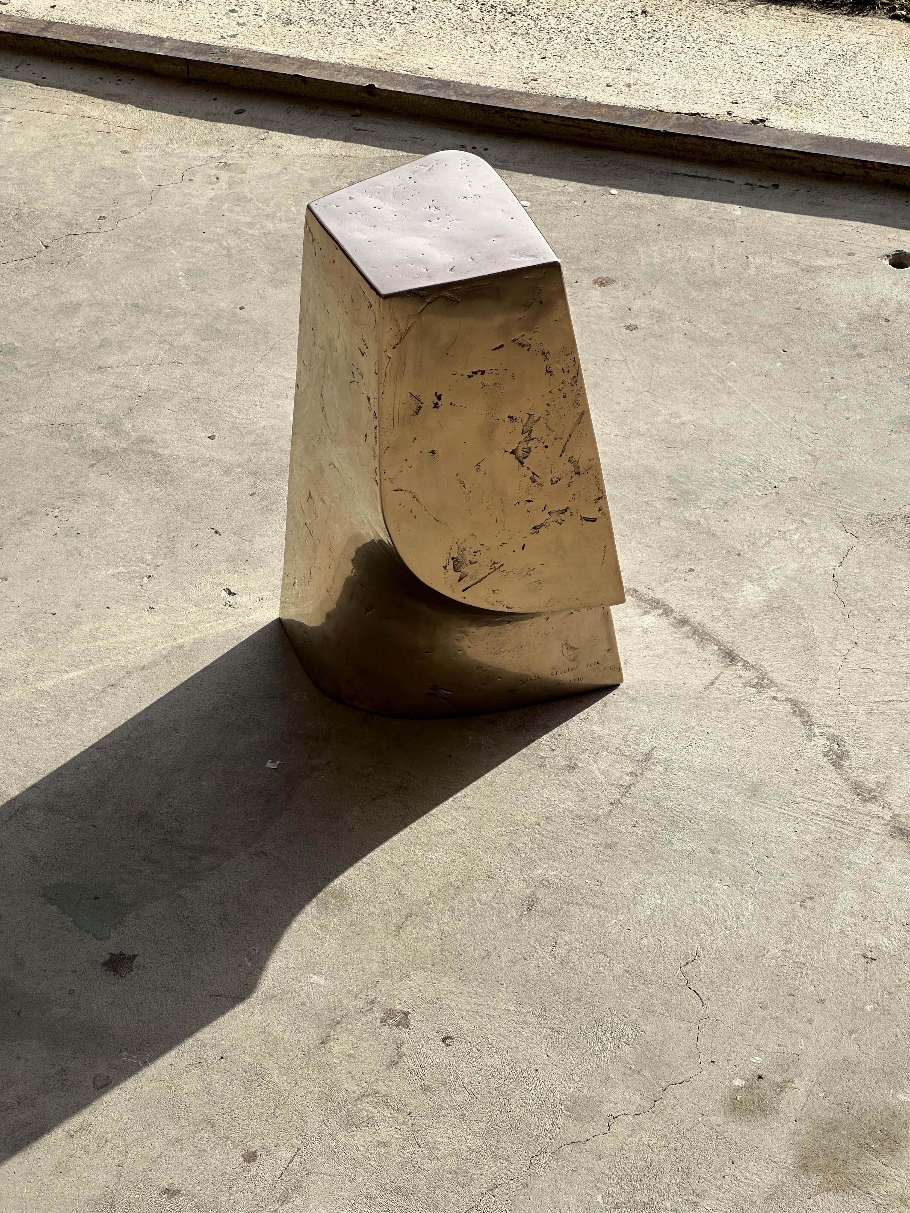 Set Of 2 Limited Edition Lost Wax Casted Bronze Palm Side Tables by Vogel Studio In New Condition For Sale In Geneve, CH