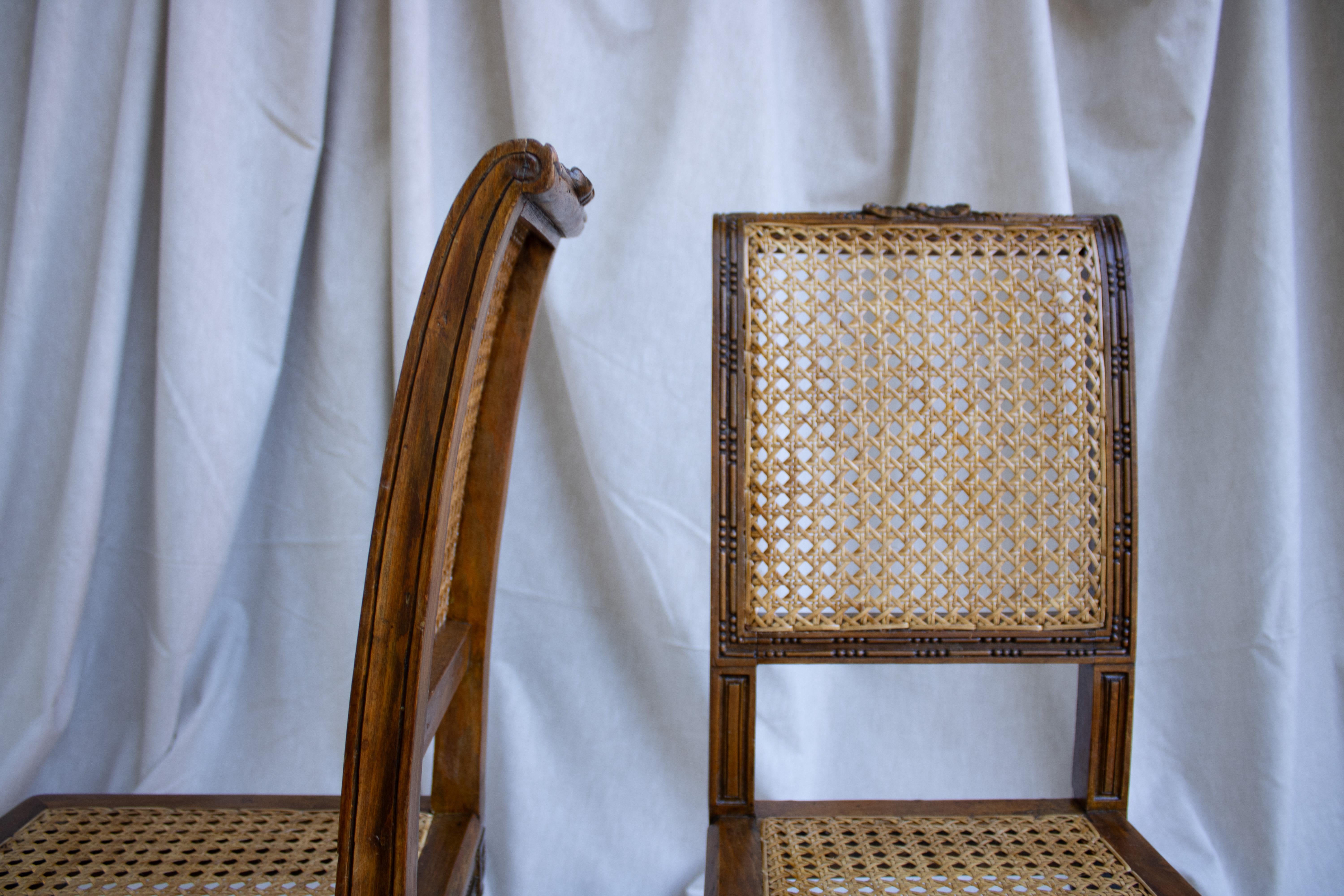 Satz von 2 kleinen Stühlen im Louis-XVI-Stil aus Korbweide in Korbweidearbeit - Spanien - XIX (Spanisch) im Angebot