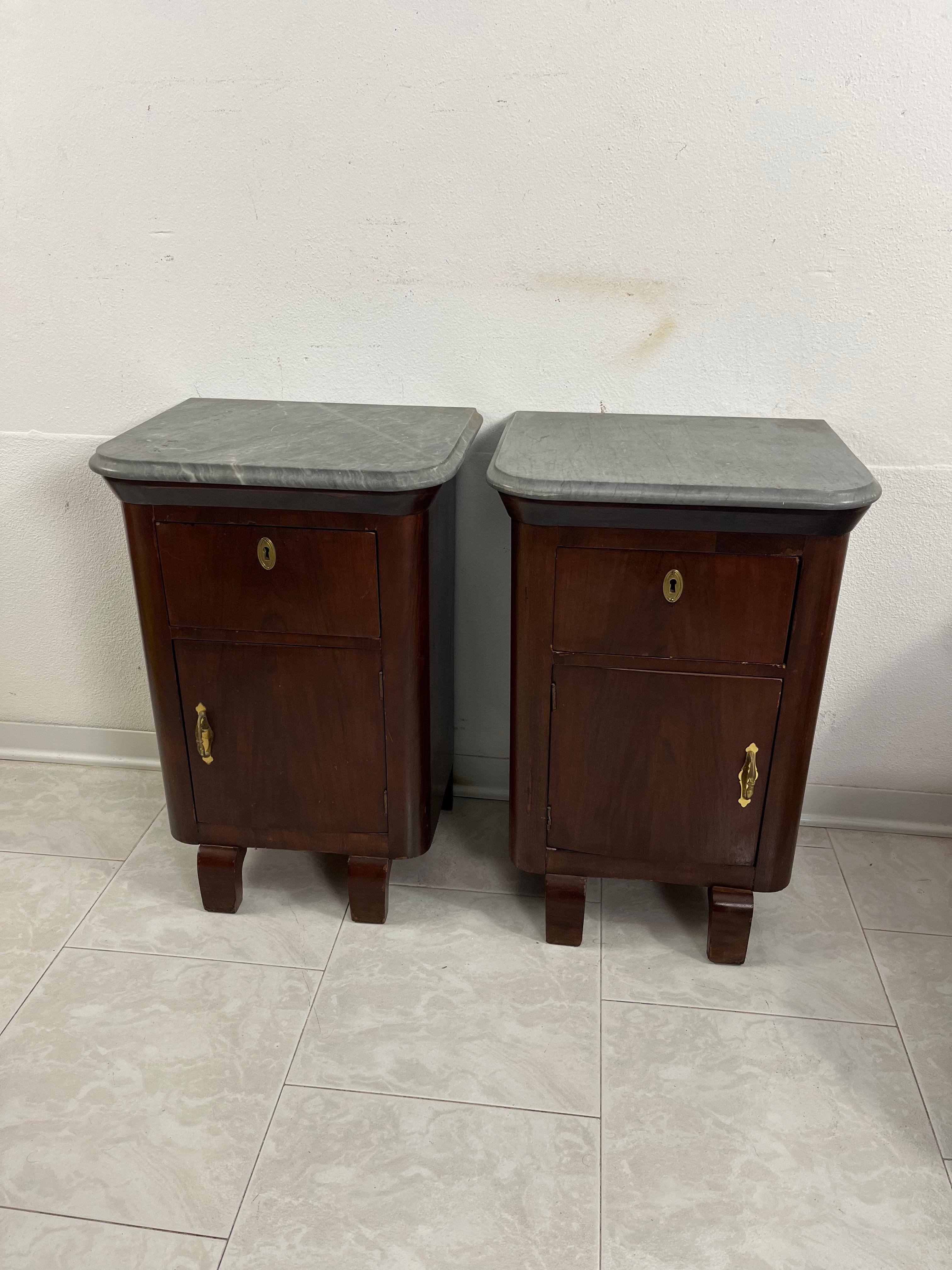 Set of 2 Little Mid-Century Italian Gray Marble Top Nightstands, 1940s For Sale 4