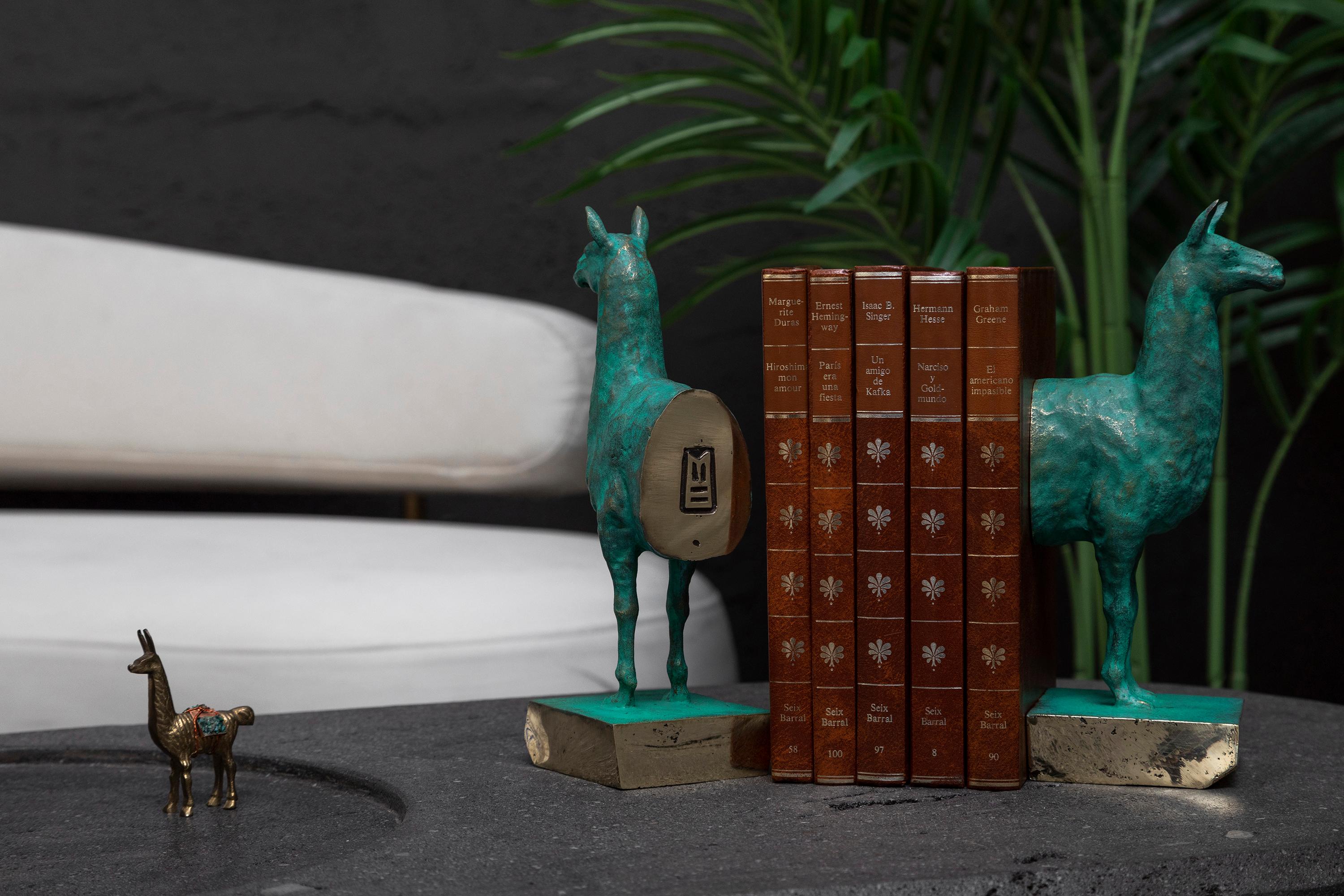 Set Of 2 Llamas Bookends in Verdigris Patinated Bronze by Estudio Andean For Sale 6